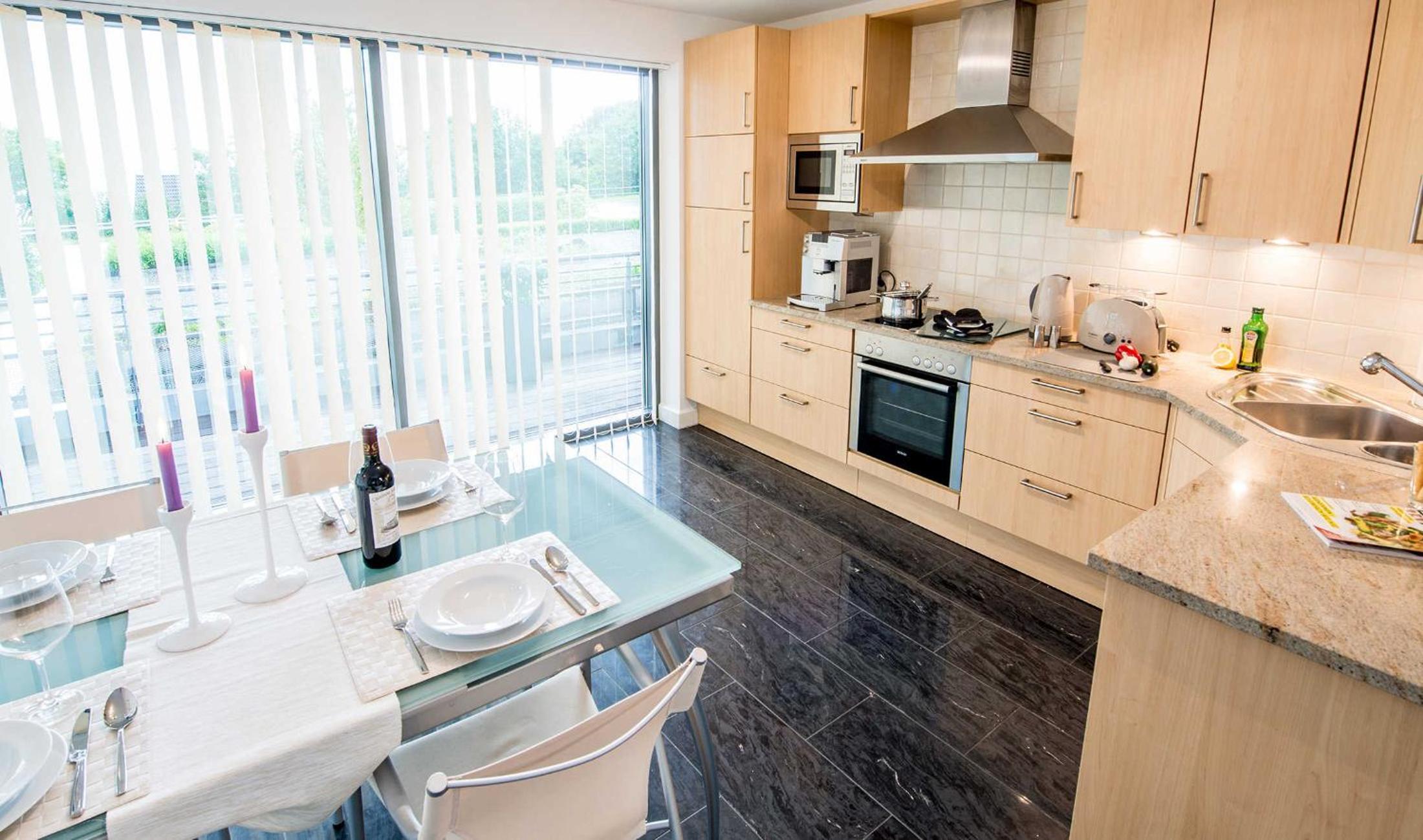 One-Bedroom Apartment with Balcony and Terrace photo 2