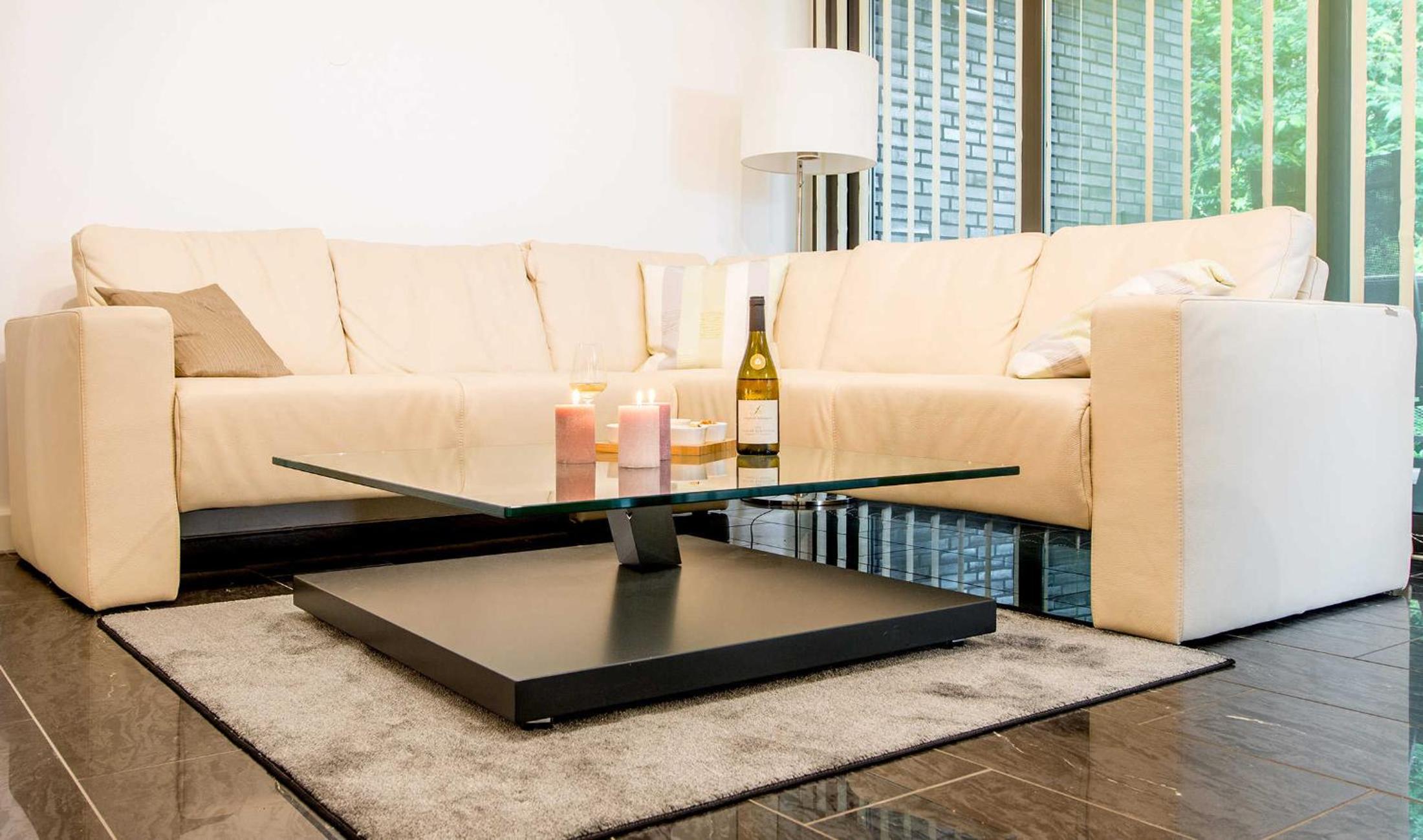 One-Bedroom Apartment with Balcony and Terrace photo 1