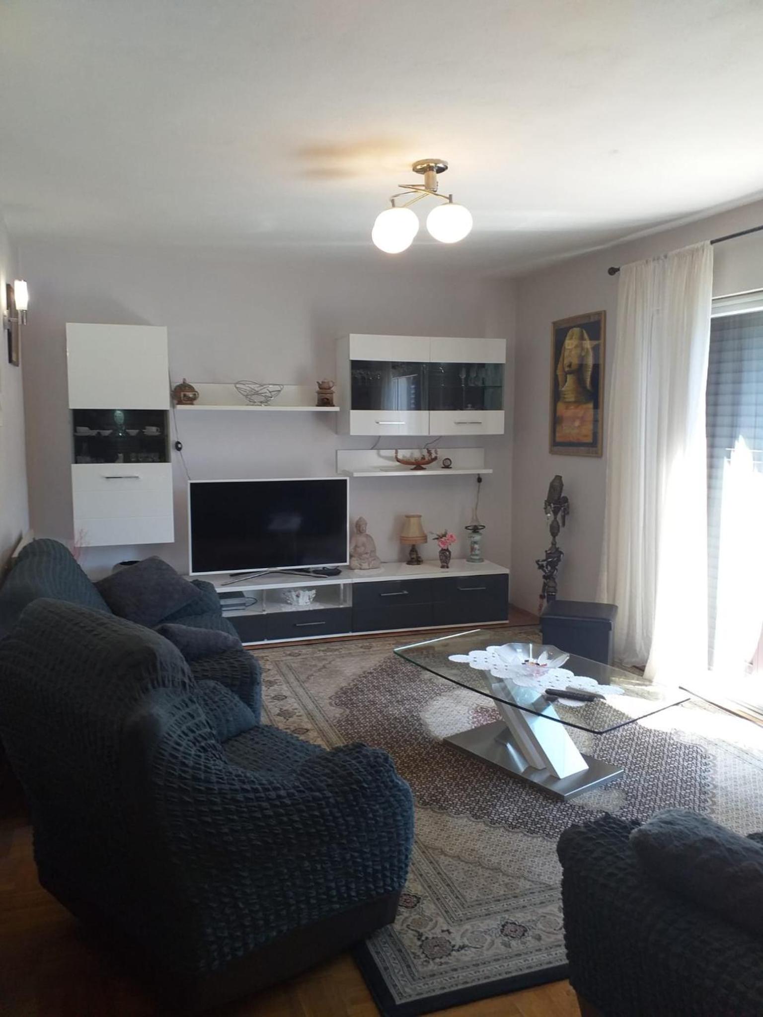Three Bedroom Apartment with Balcony and Sea View photo 1