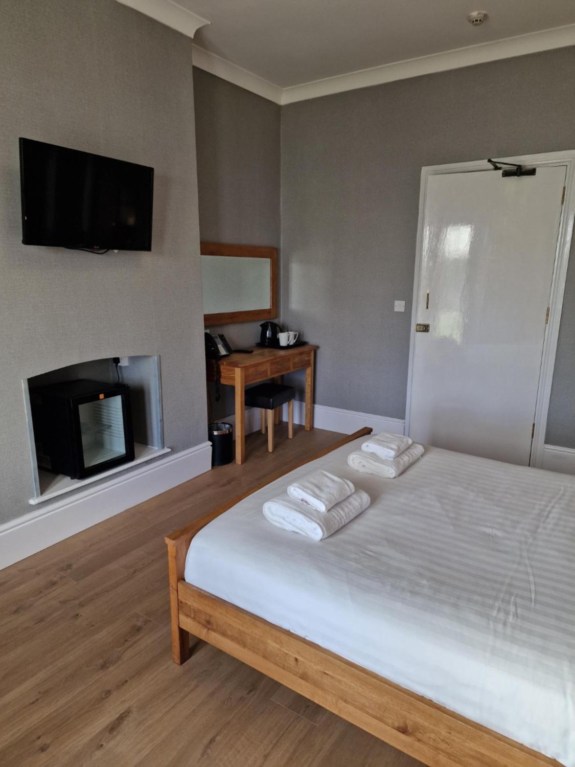 Double Room - Pet Friendly - Photo 3