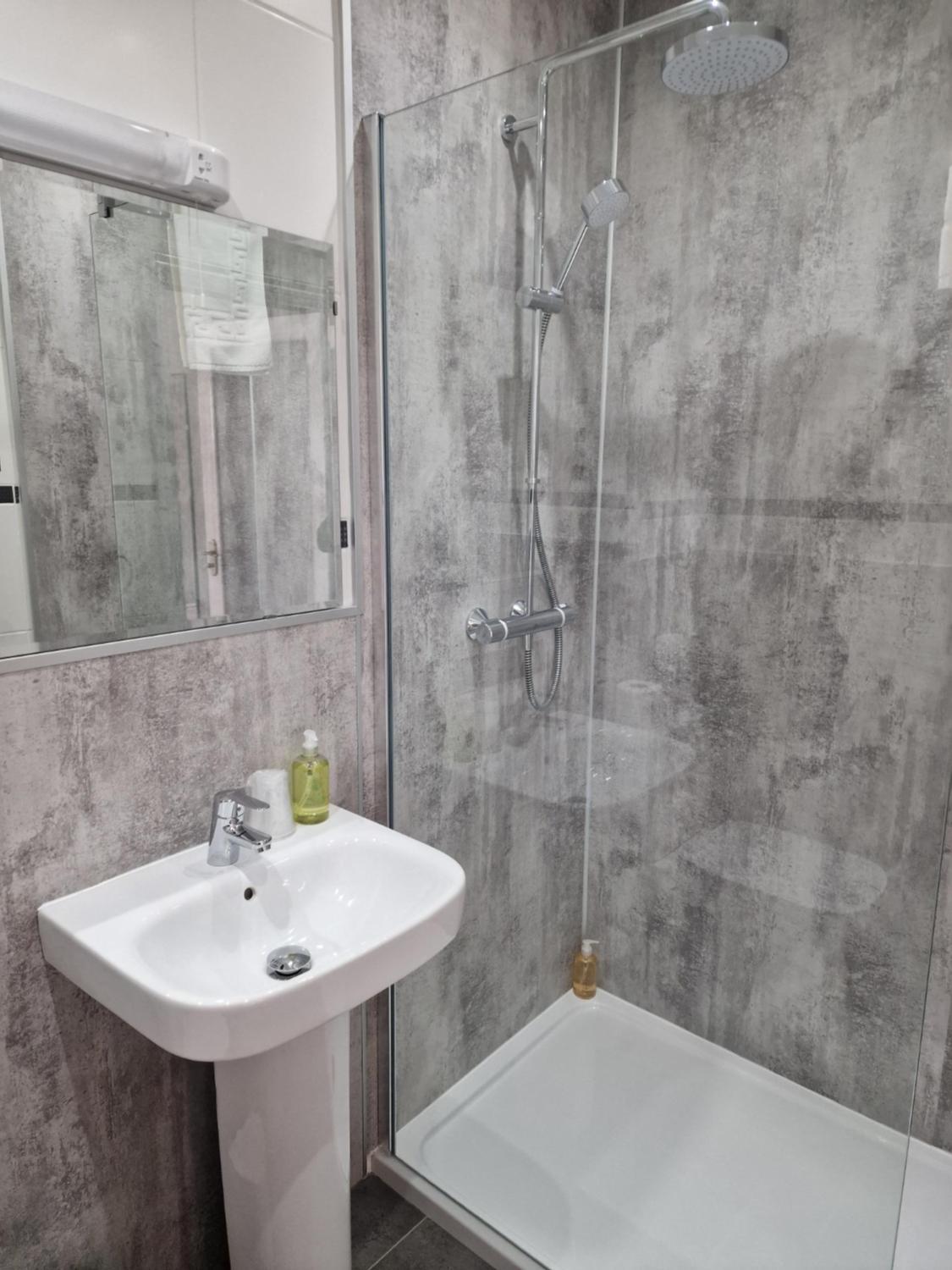 Double Room - Pet Friendly - Photo 4