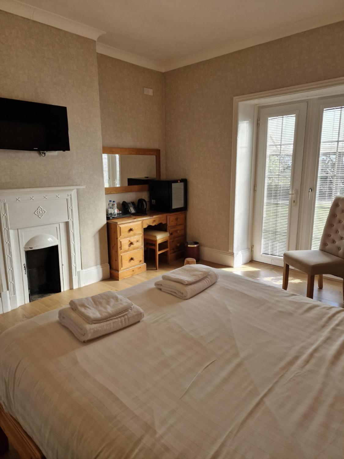 Double Room - Pet Friendly - Photo 6