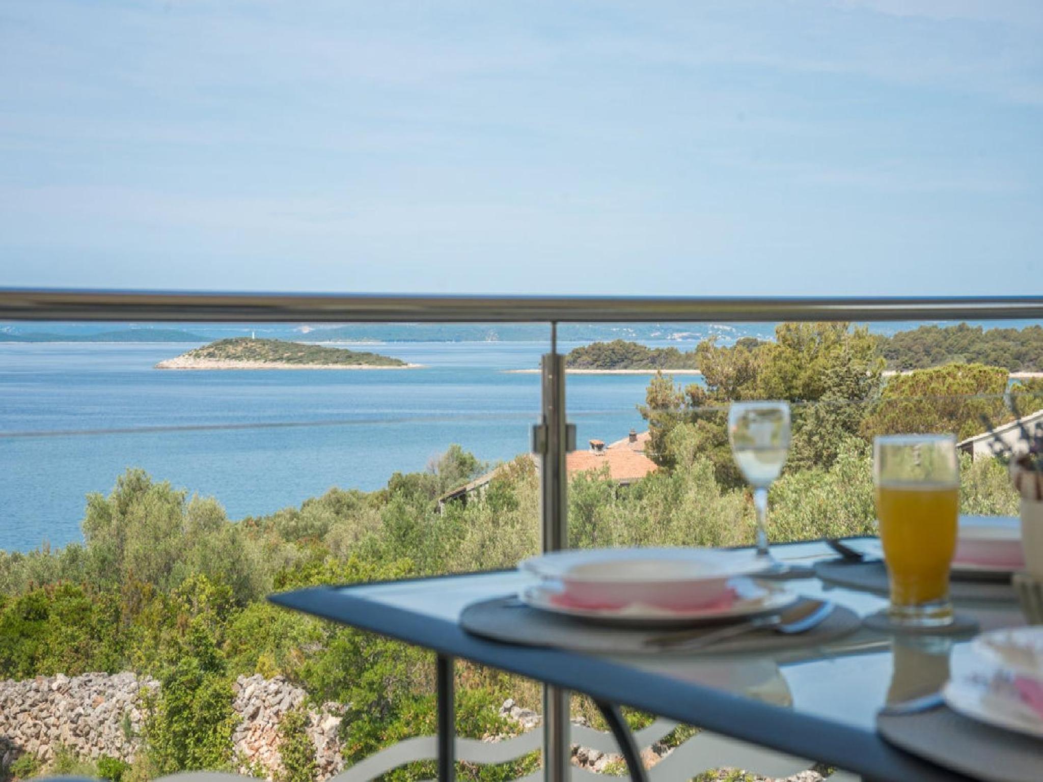 Two Bedroom Apartment with Sea View and Terrace photo 3