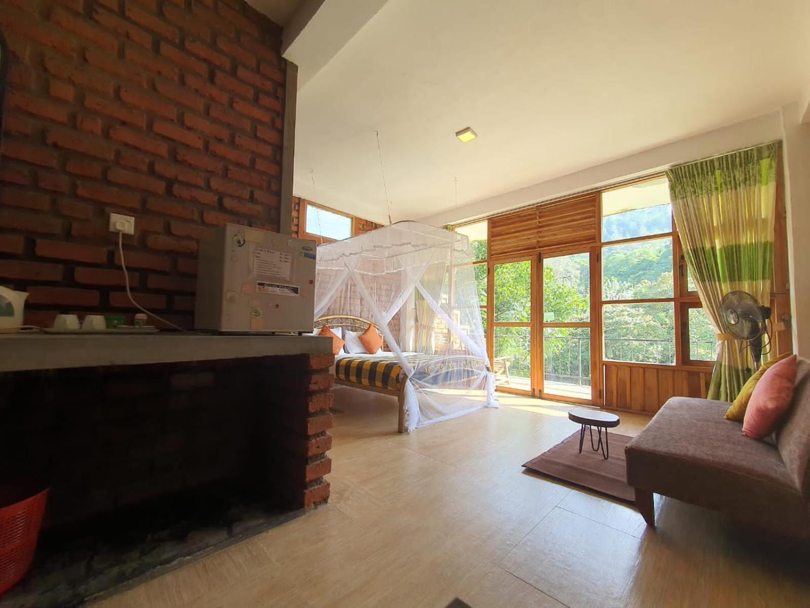 Double Room with Balcony (3 Adults) photo 2