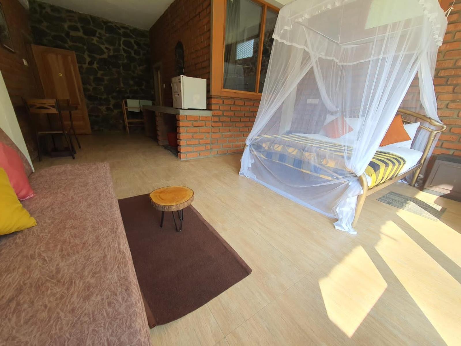 Double Room with Balcony (3 Adults) photo 3