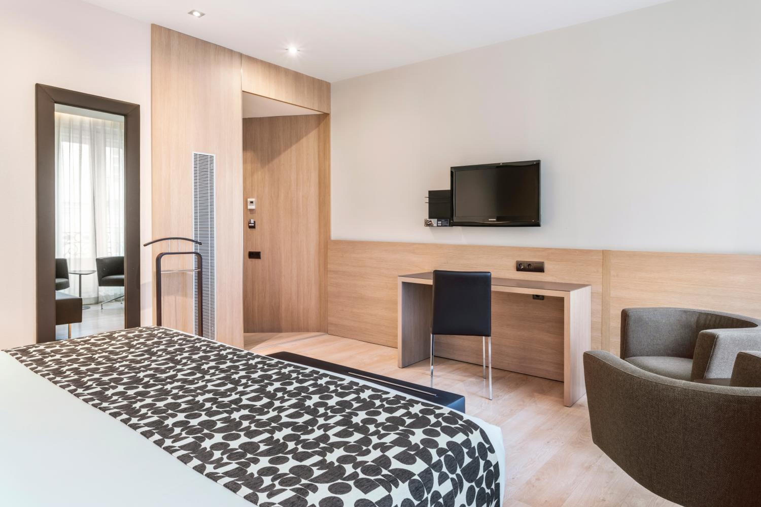 Superior Double or Twin Room - Photo 2