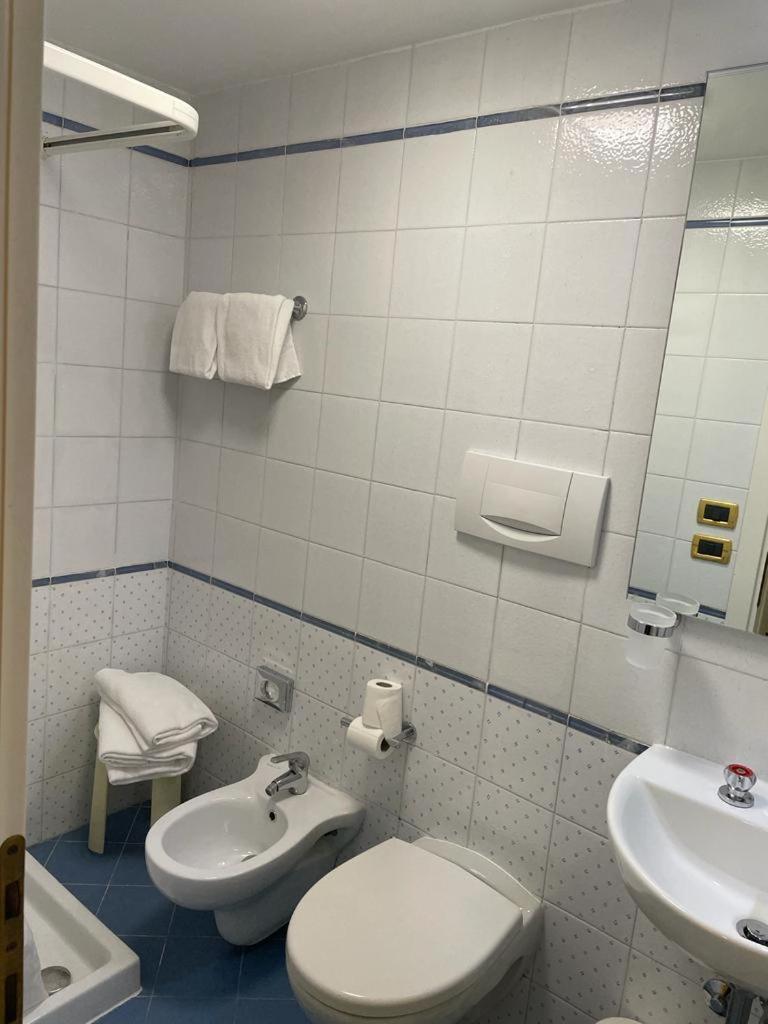 Standard Double or Twin Room photo 2