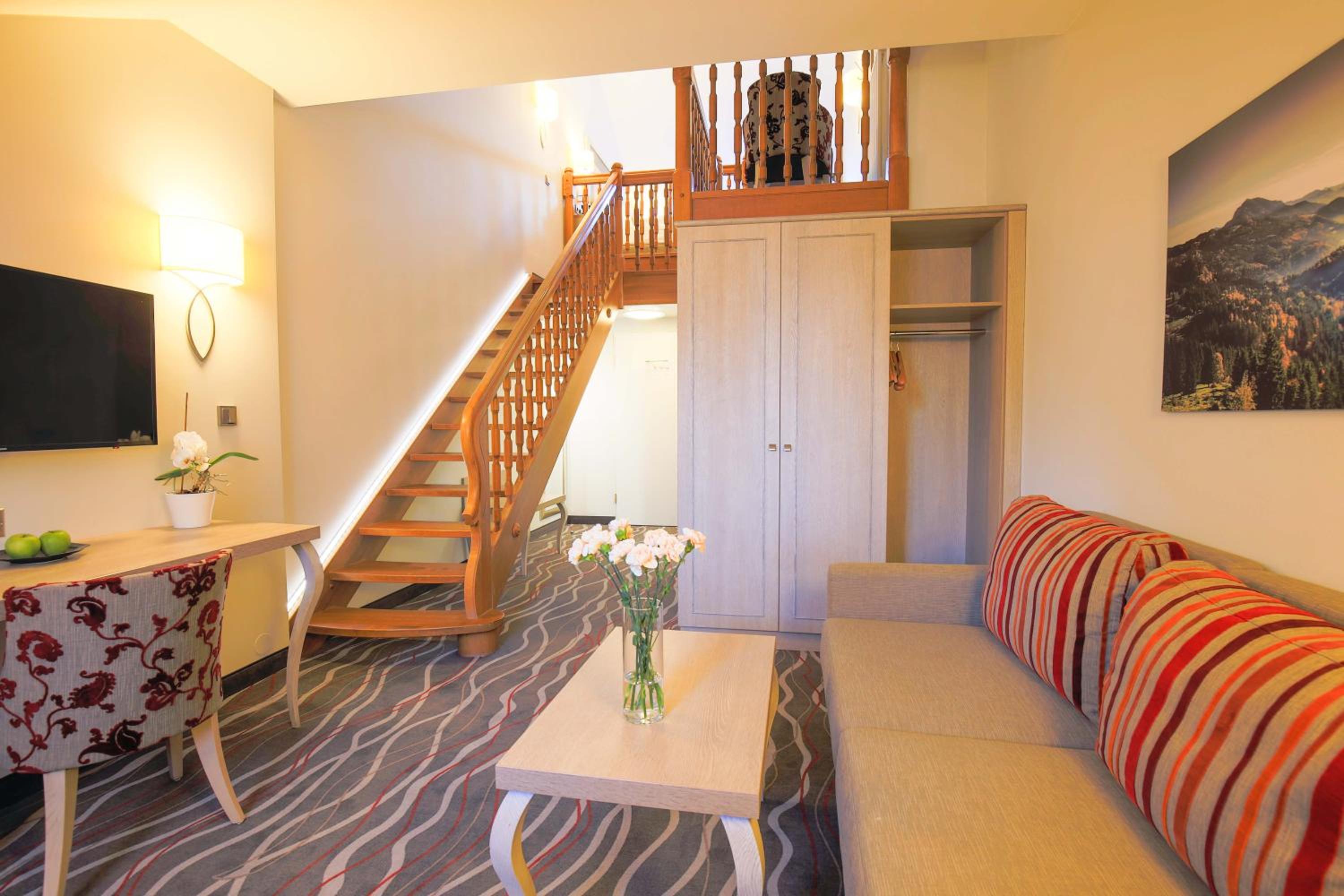 Junior Suite With Air Conditioning - Photo 2