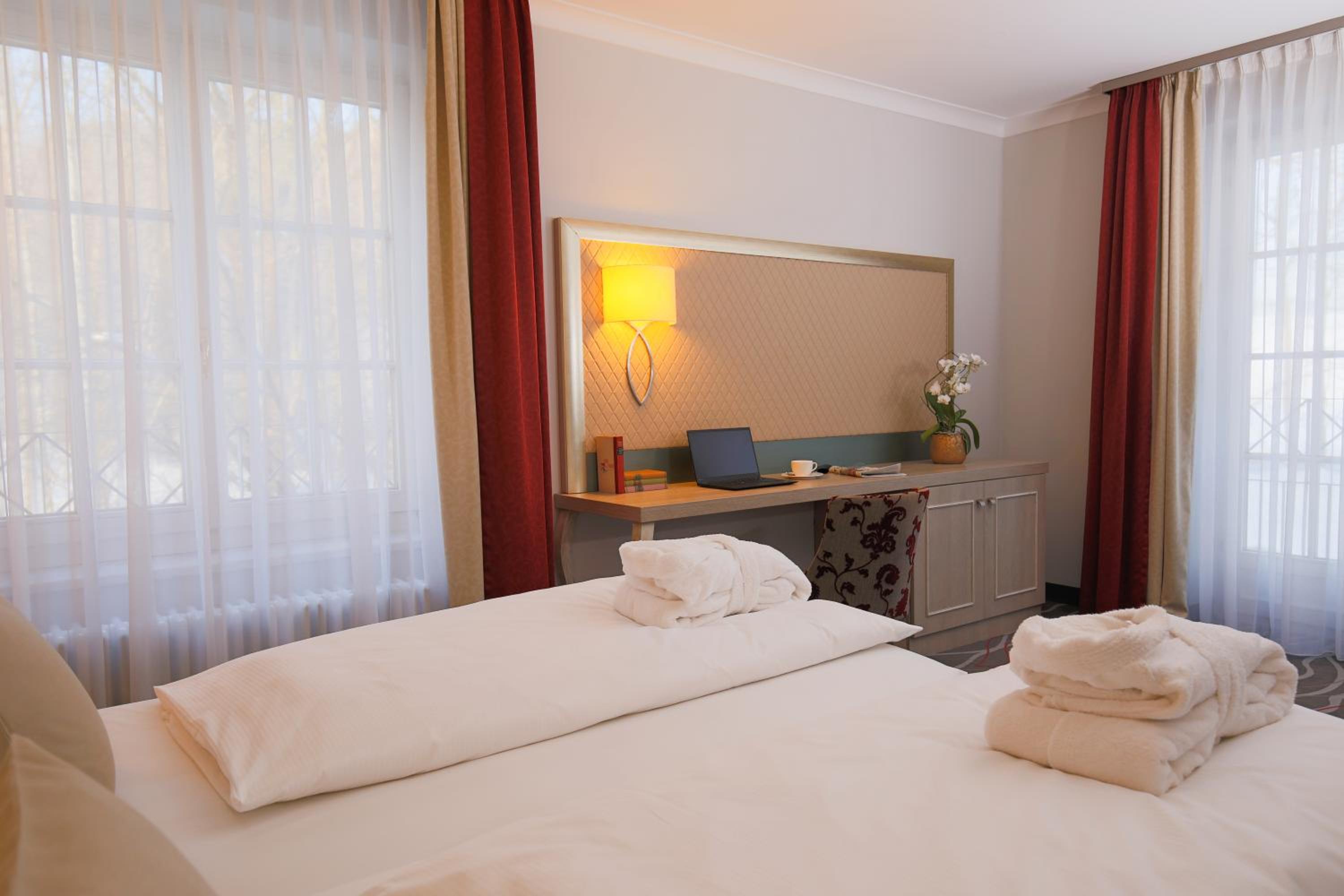 Junior Suite With Air Conditioning - Photo 11