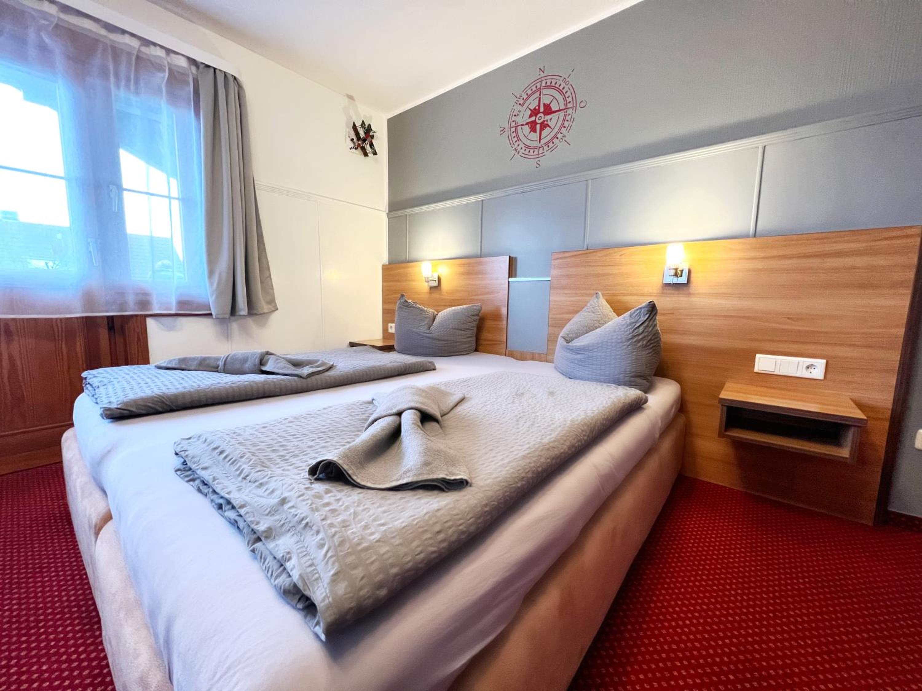 Double Room with extra bed and large Community terrace  - Photo 4