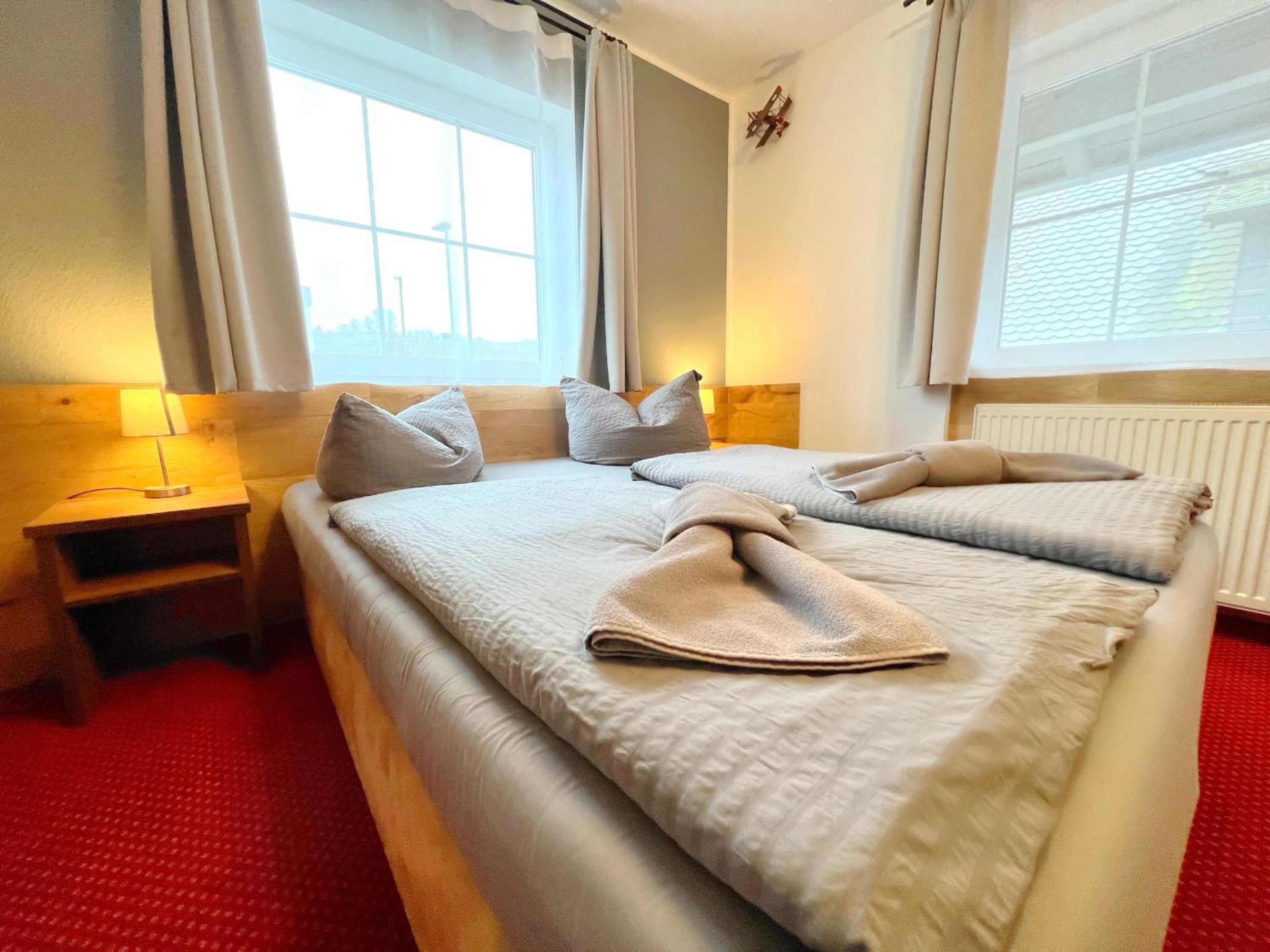 Double Room with extra bed and large Community terrace  - Photo 10