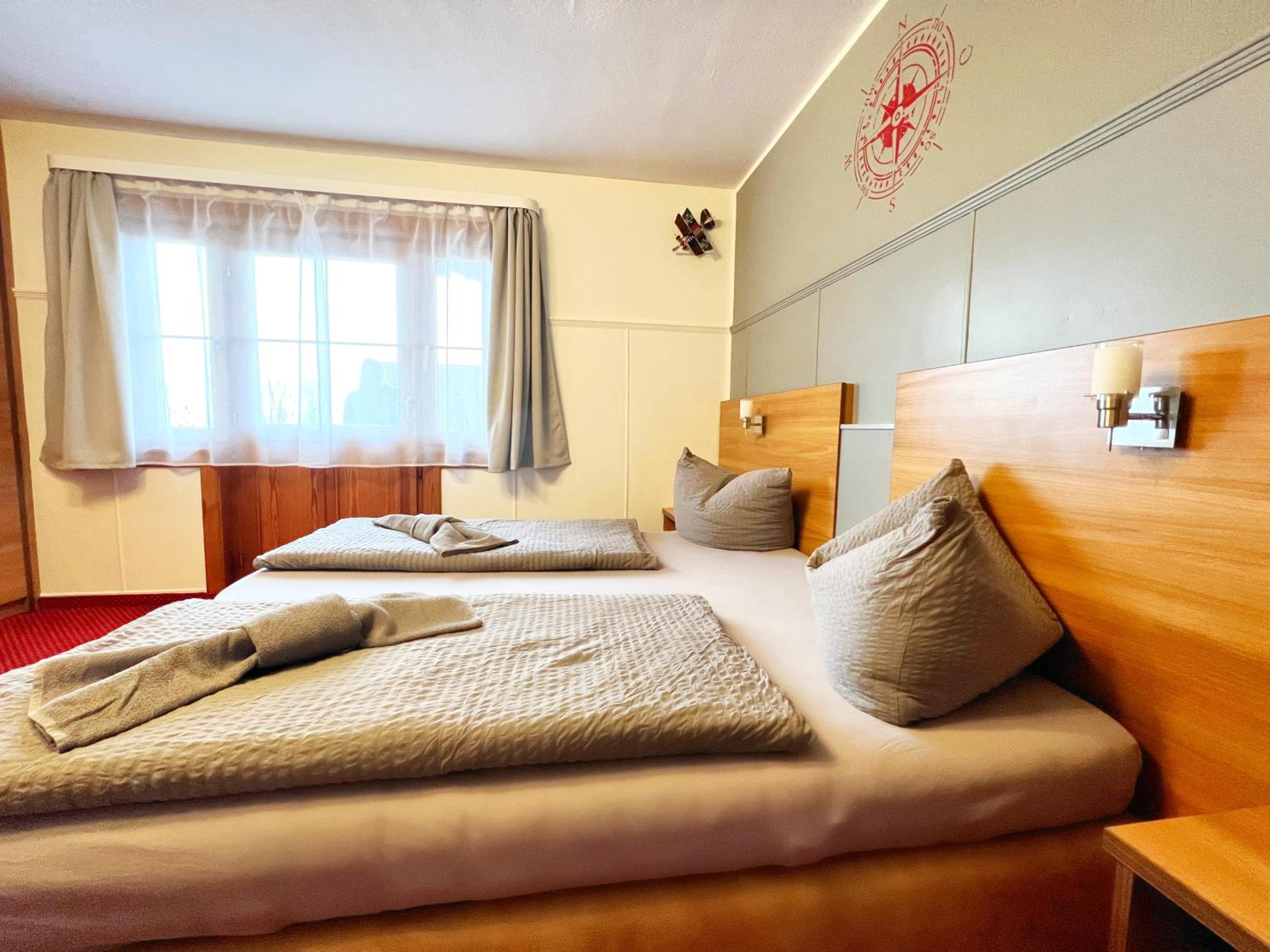 Family Room with Extra Bed - Photo 4