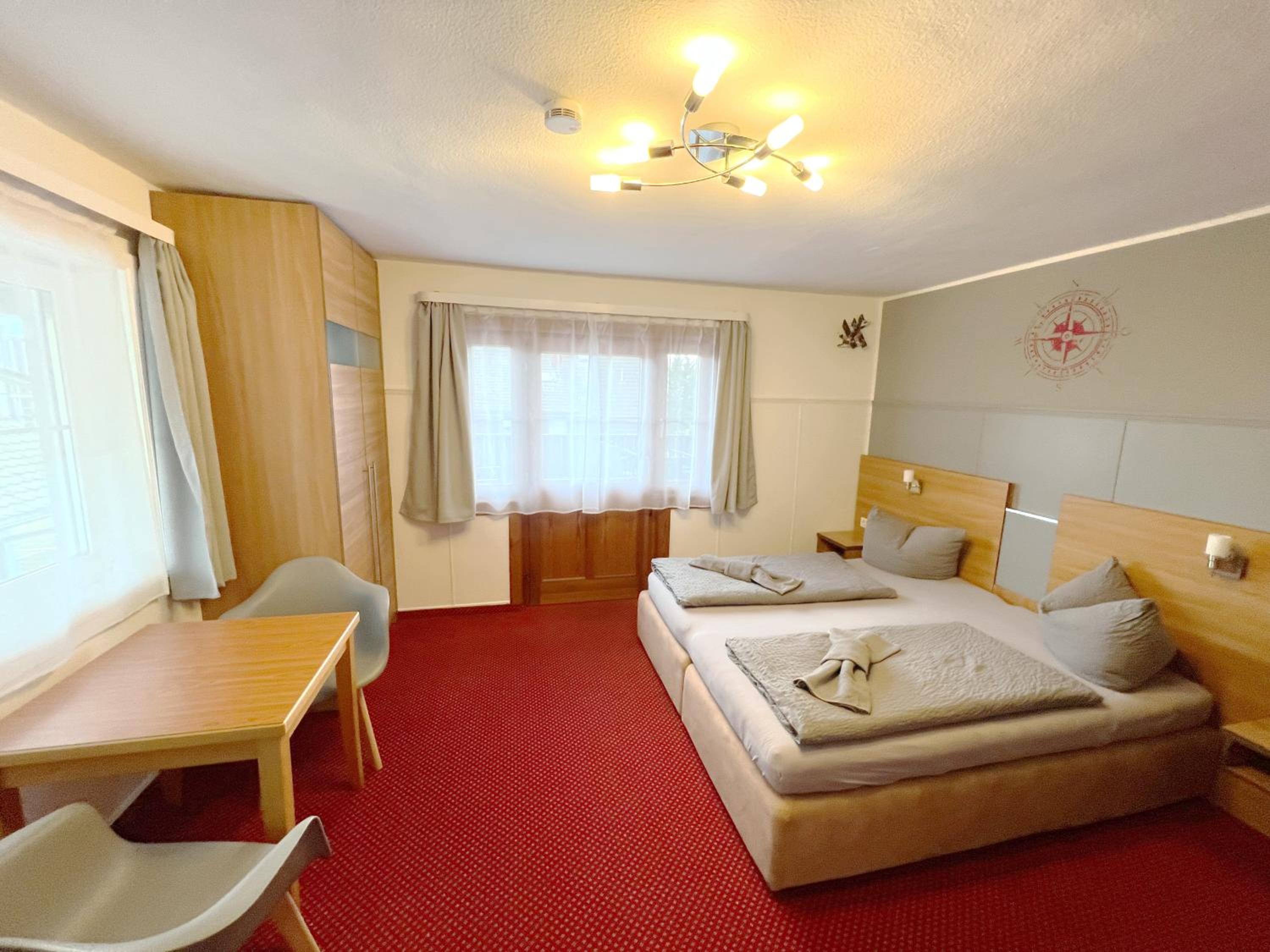 Family Room with Extra Bed - Photo 7