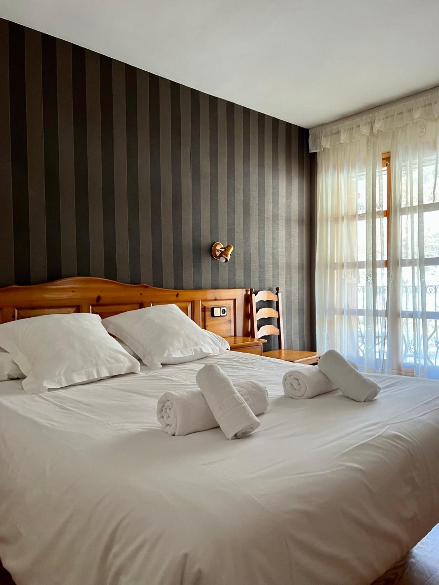 Standard Double or Twin Room photo 2