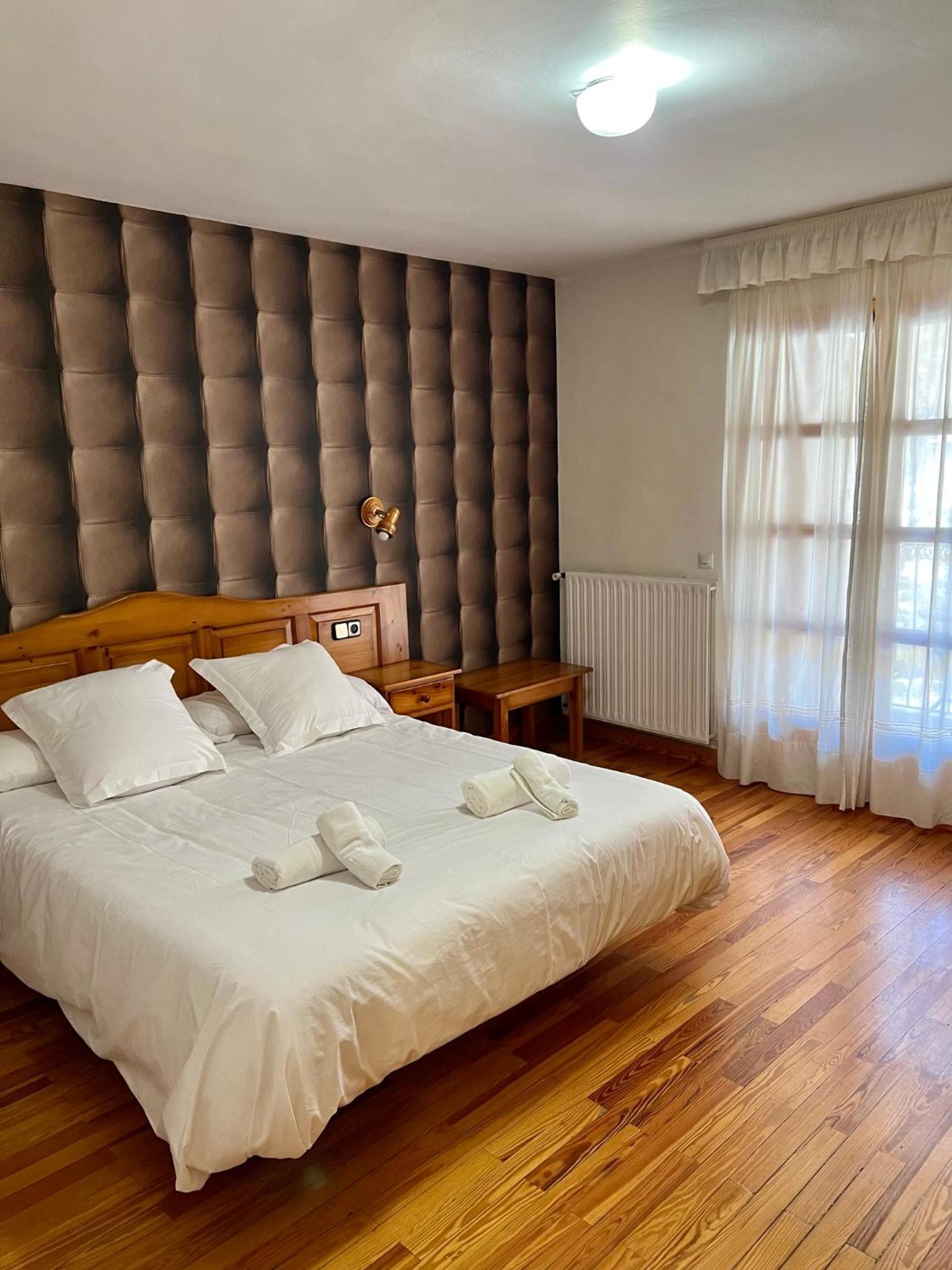 Standard Double or Twin Room photo 2