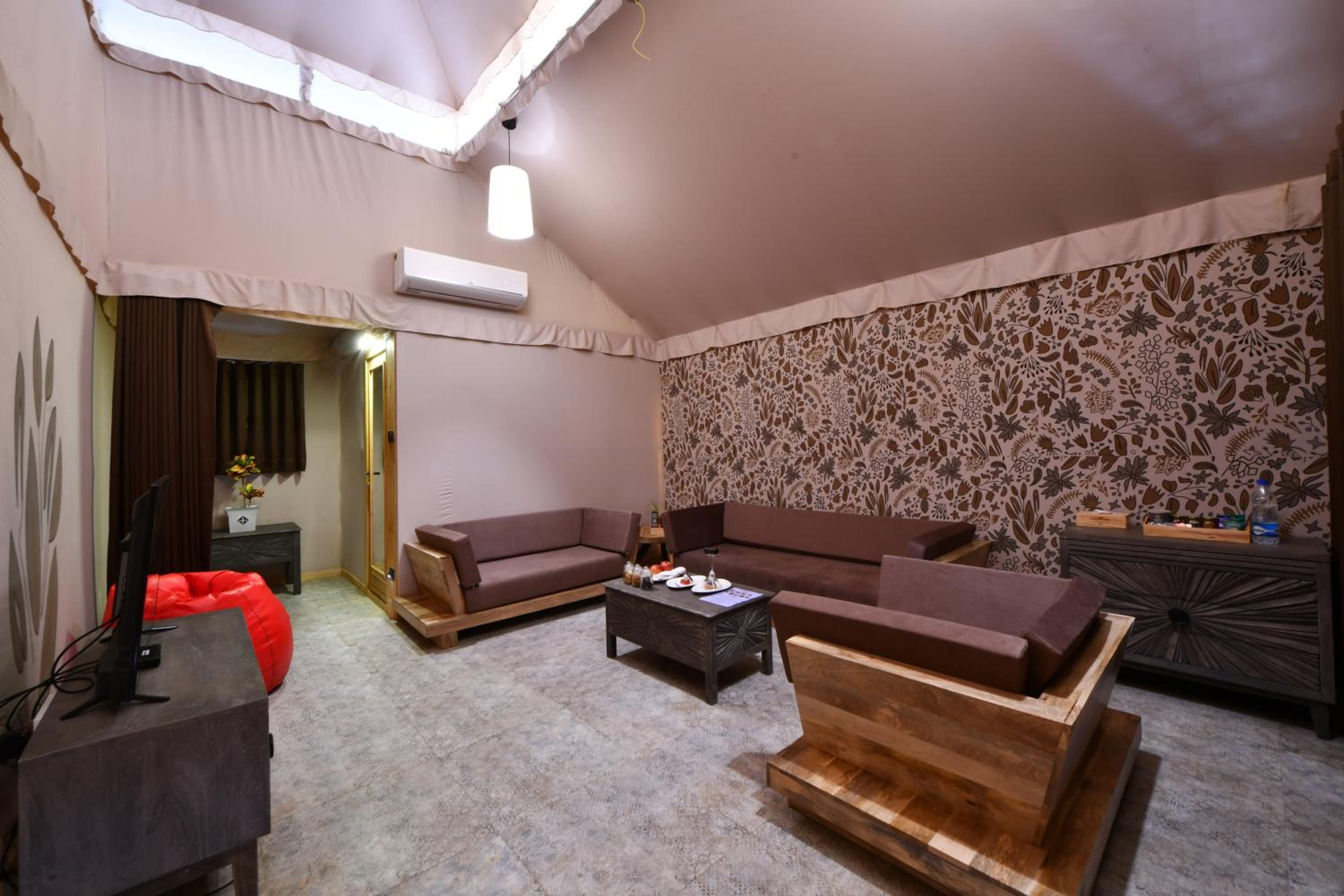 Hazel Suite - Photo 8