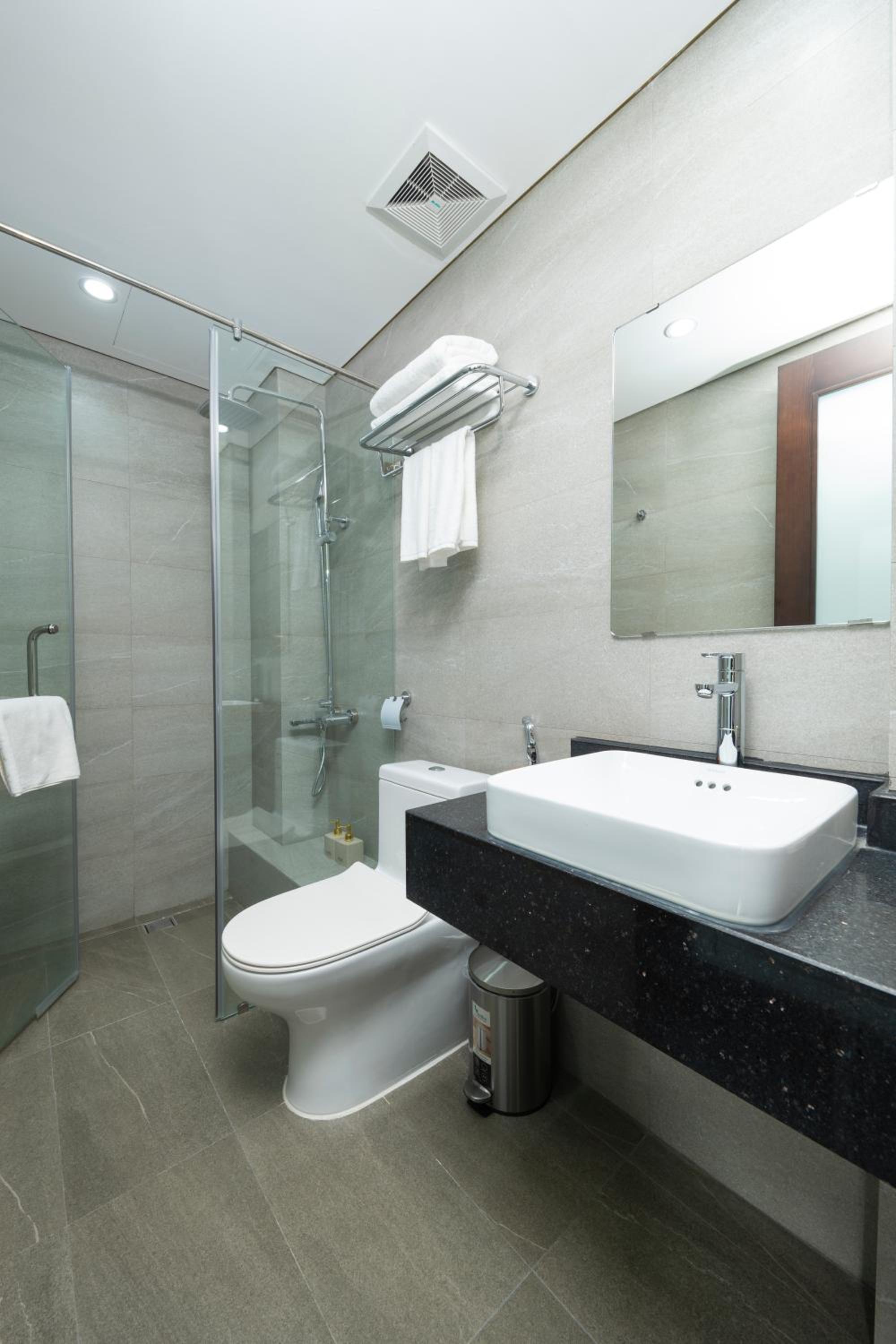 Superior Double or Twin Room thumbnail 5