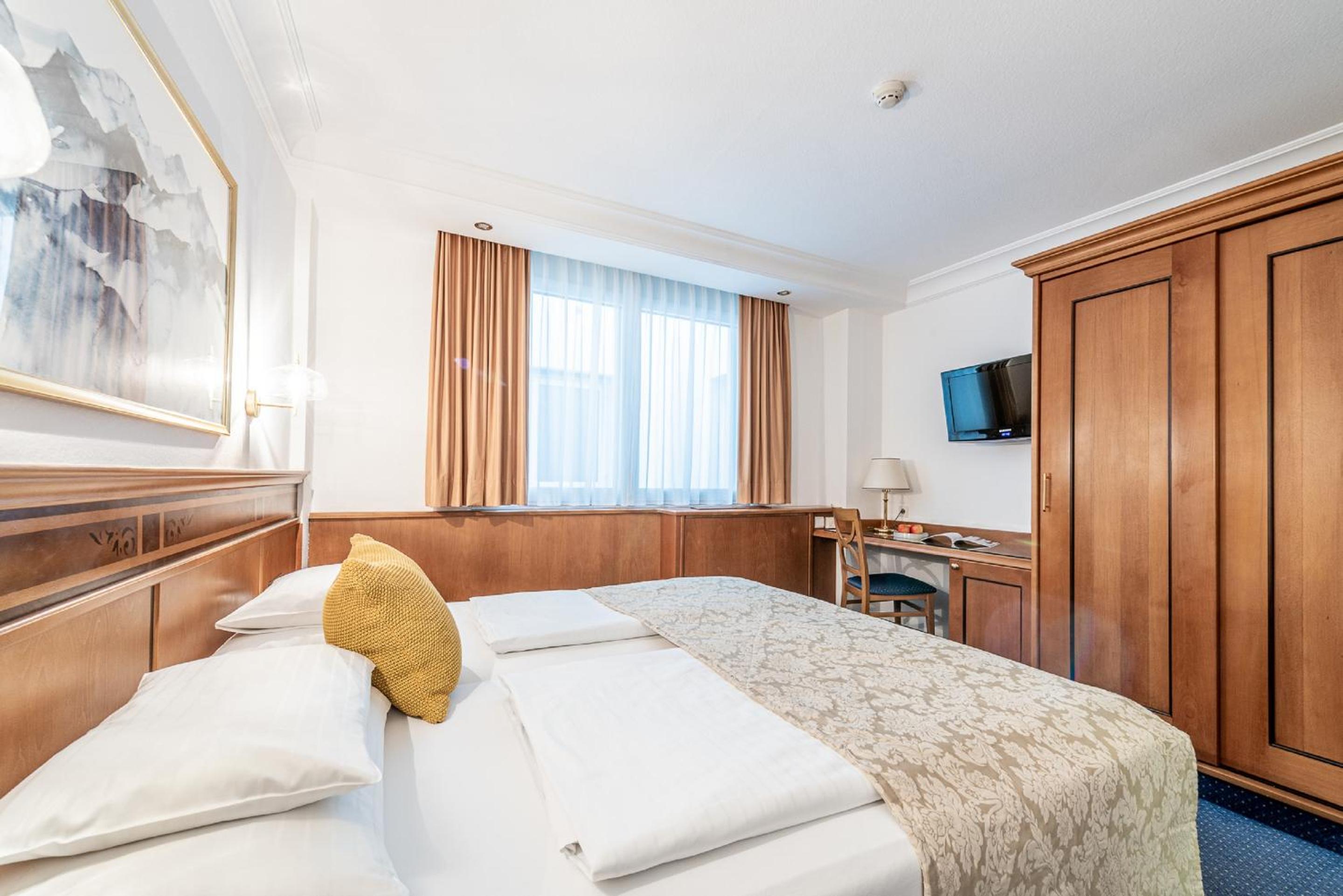 Double Room without view - Photo 6