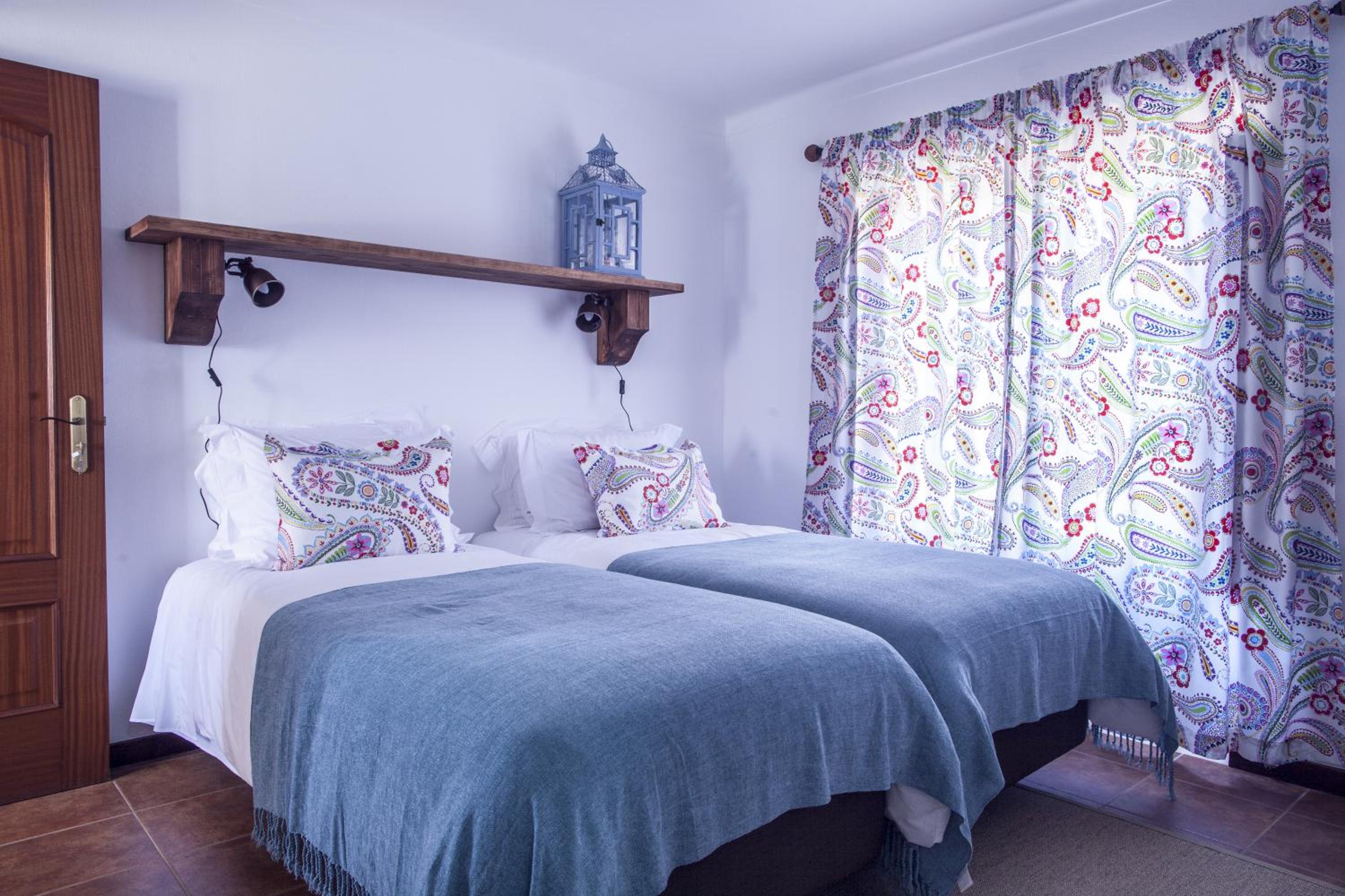 Double or Twin Room with Garden View - Photo 2