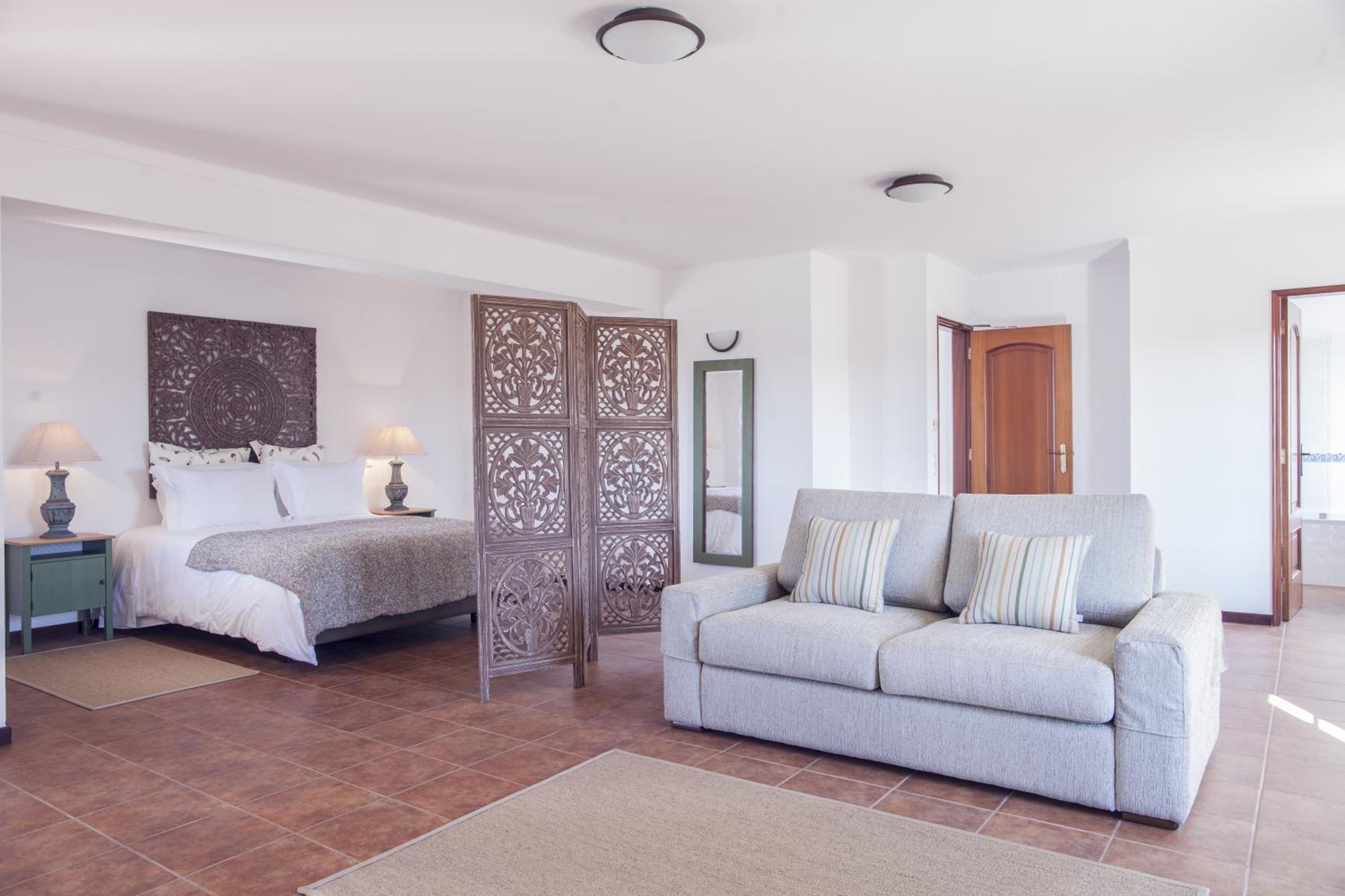 Junior Suite with Pool View - Photo 1
