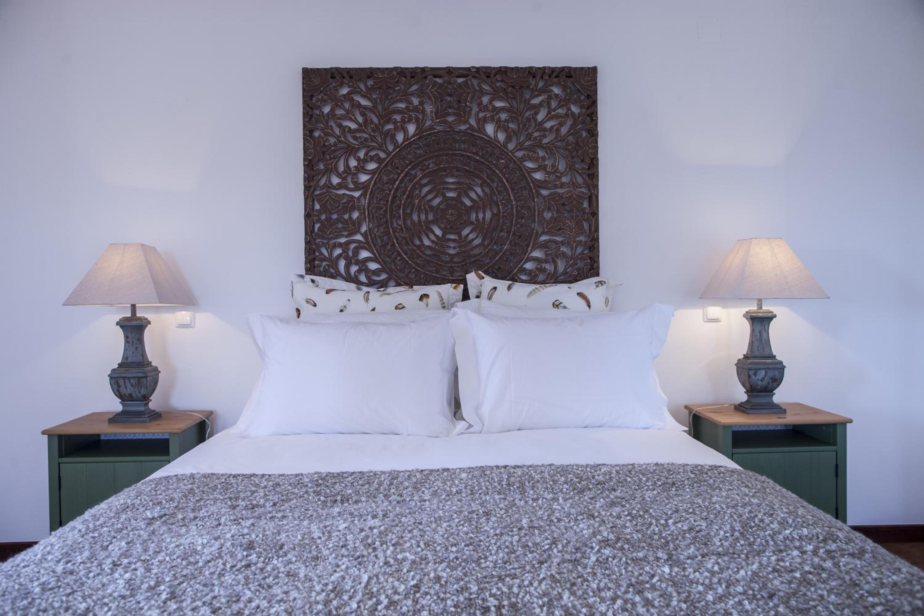 Junior Suite with Pool View - Photo 7