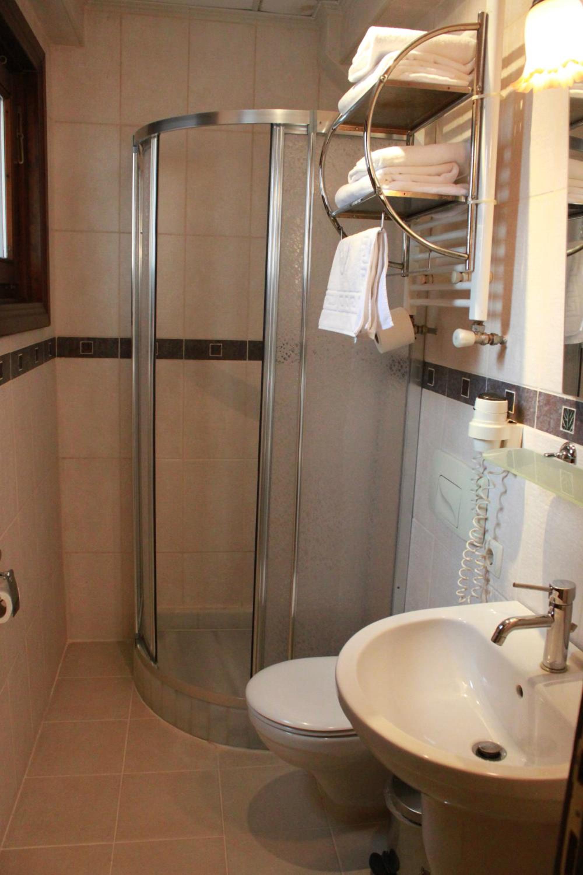 Standard Triple Room photo 2