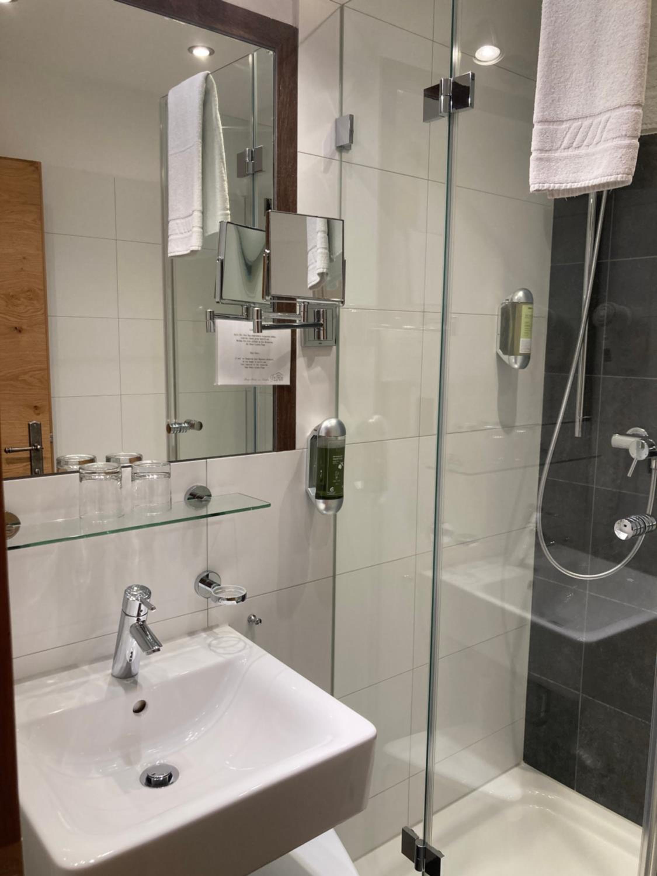 Double Room - Photo 6