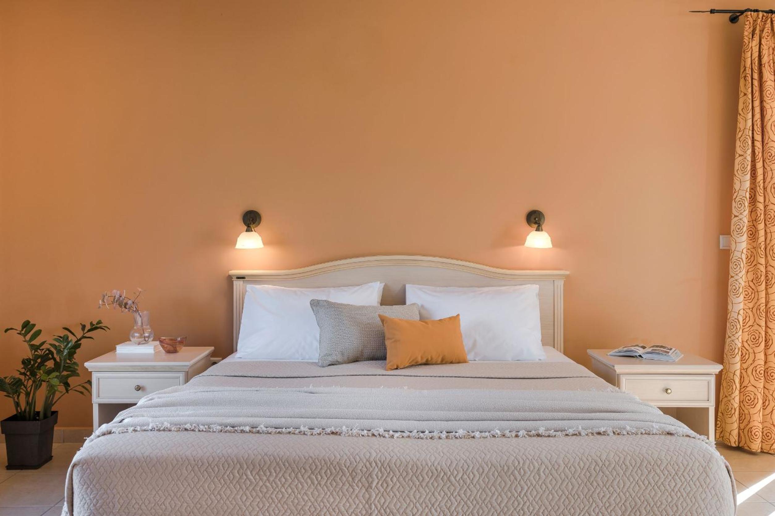 Double or Twin Room with Partial Sea View photo 3