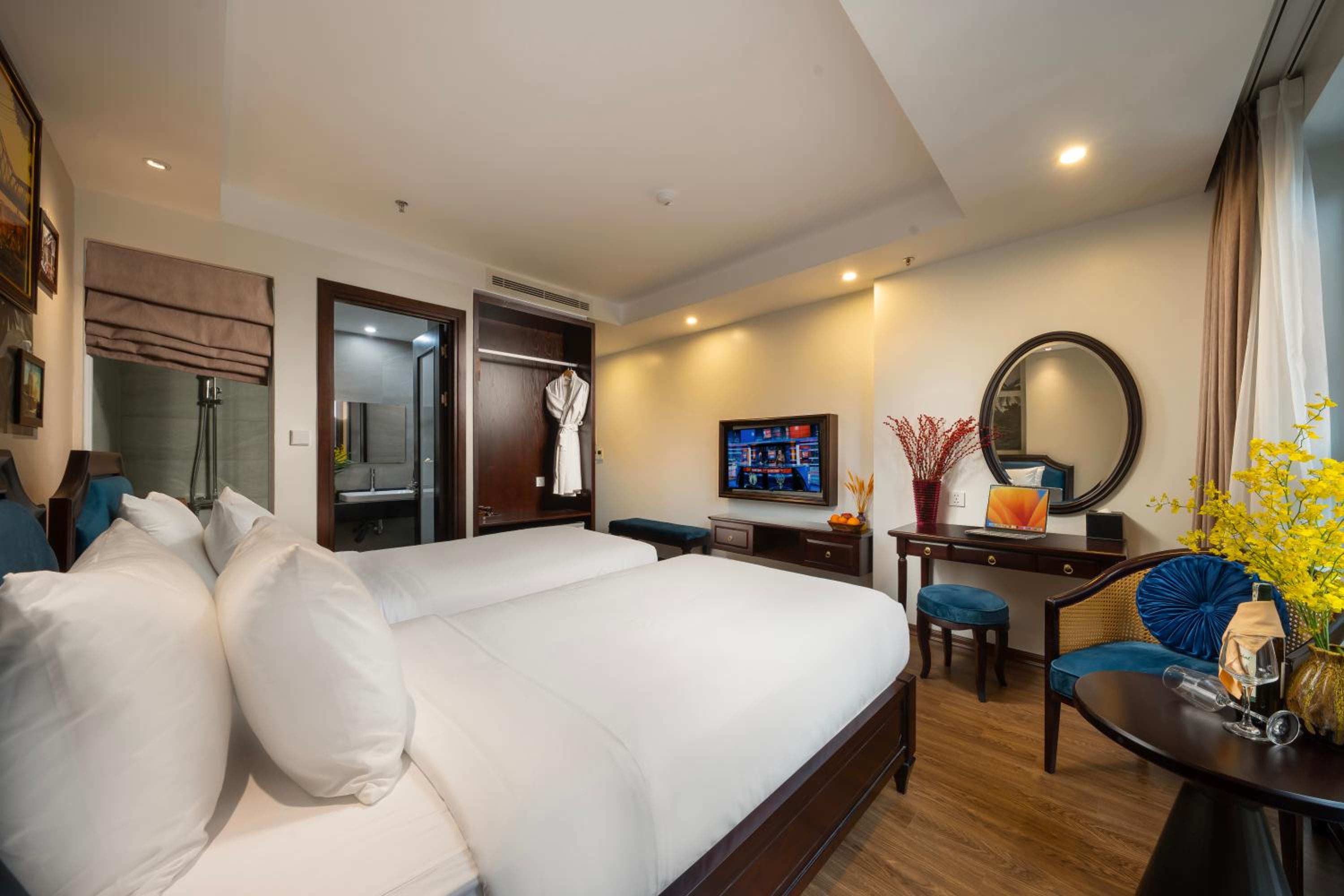 Suite with Balcony