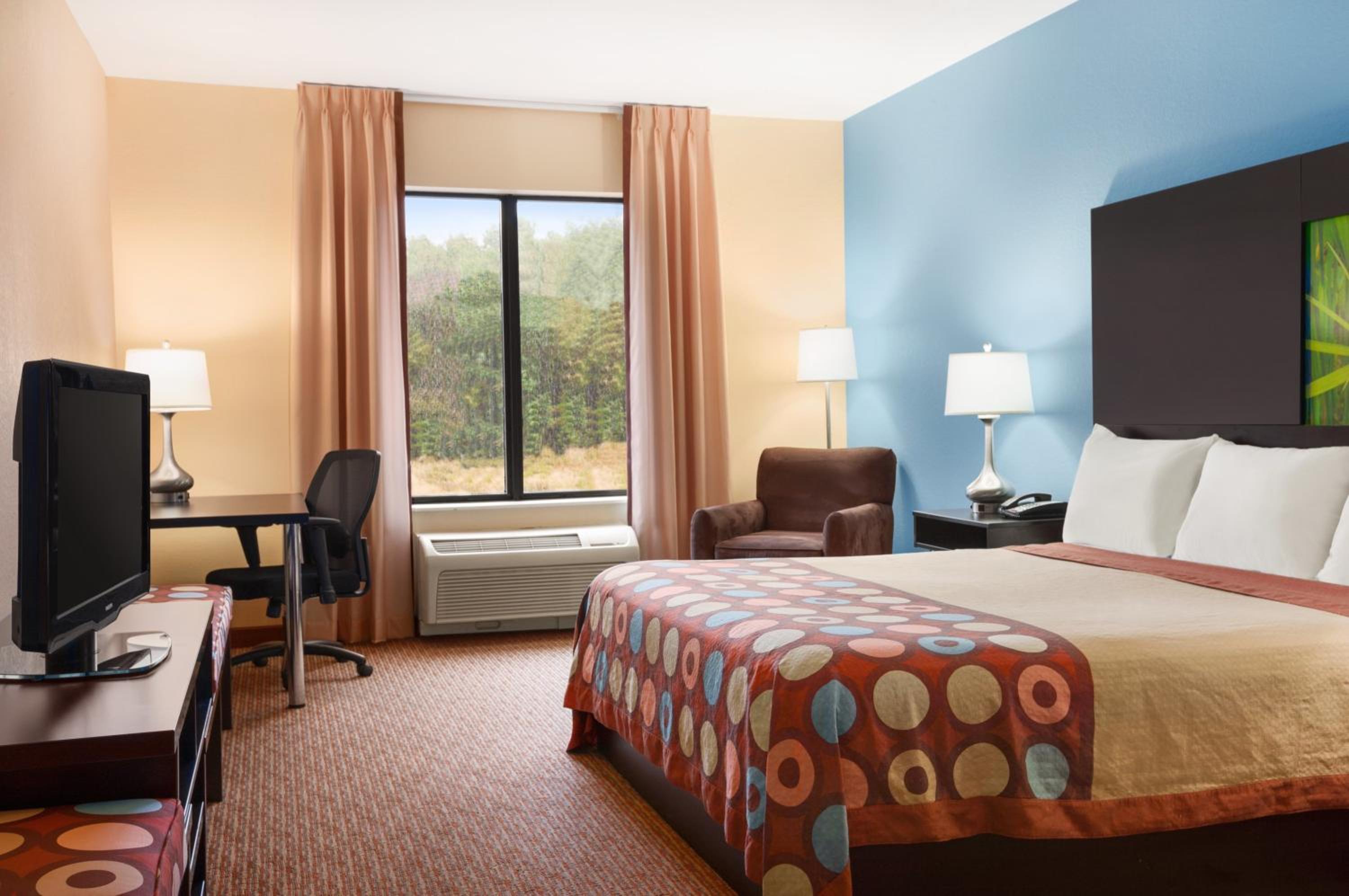 King Room - Non-Smoking - Photo 1