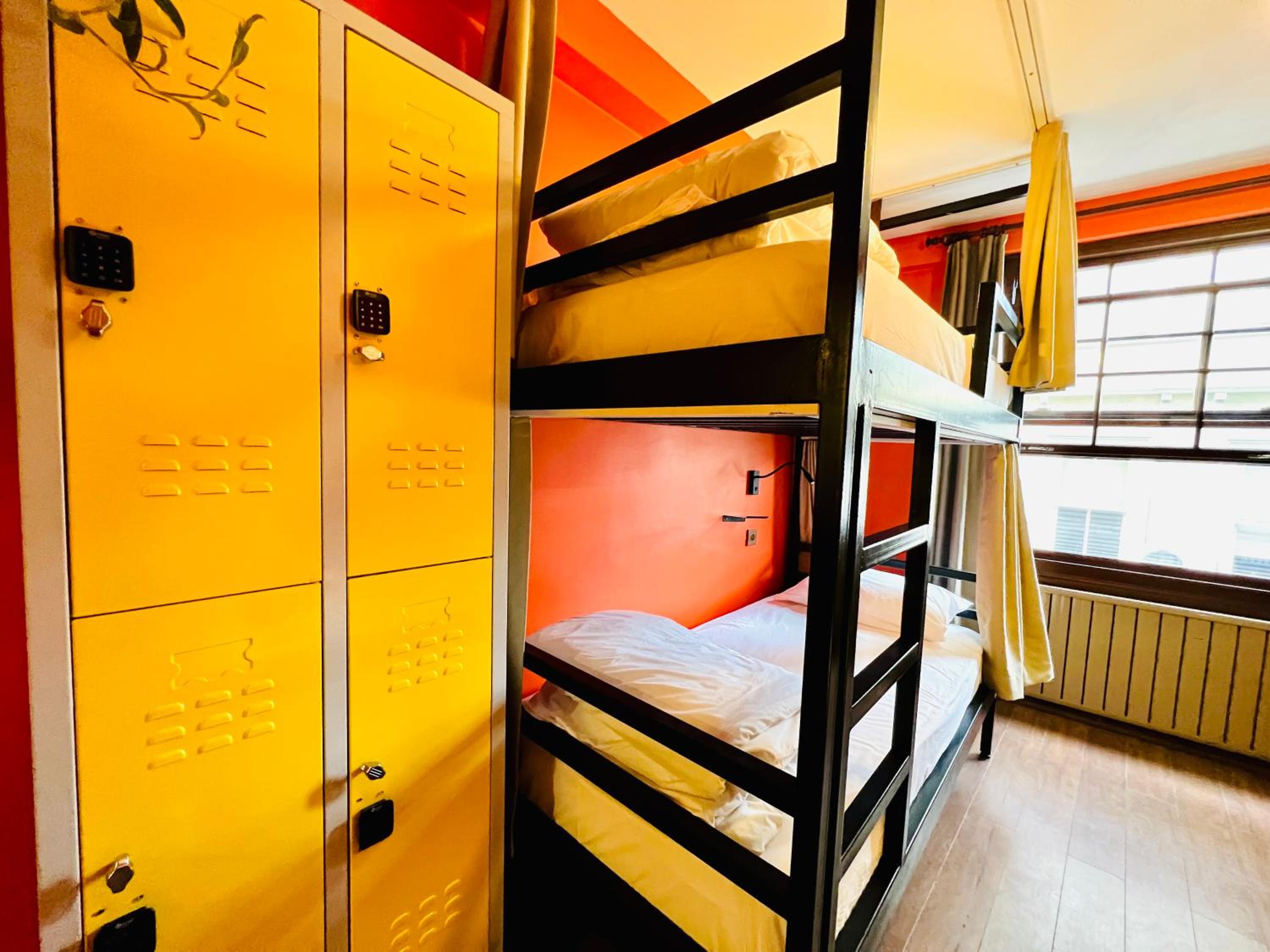 Single Bed in Mixed Dormitory Room photo 3