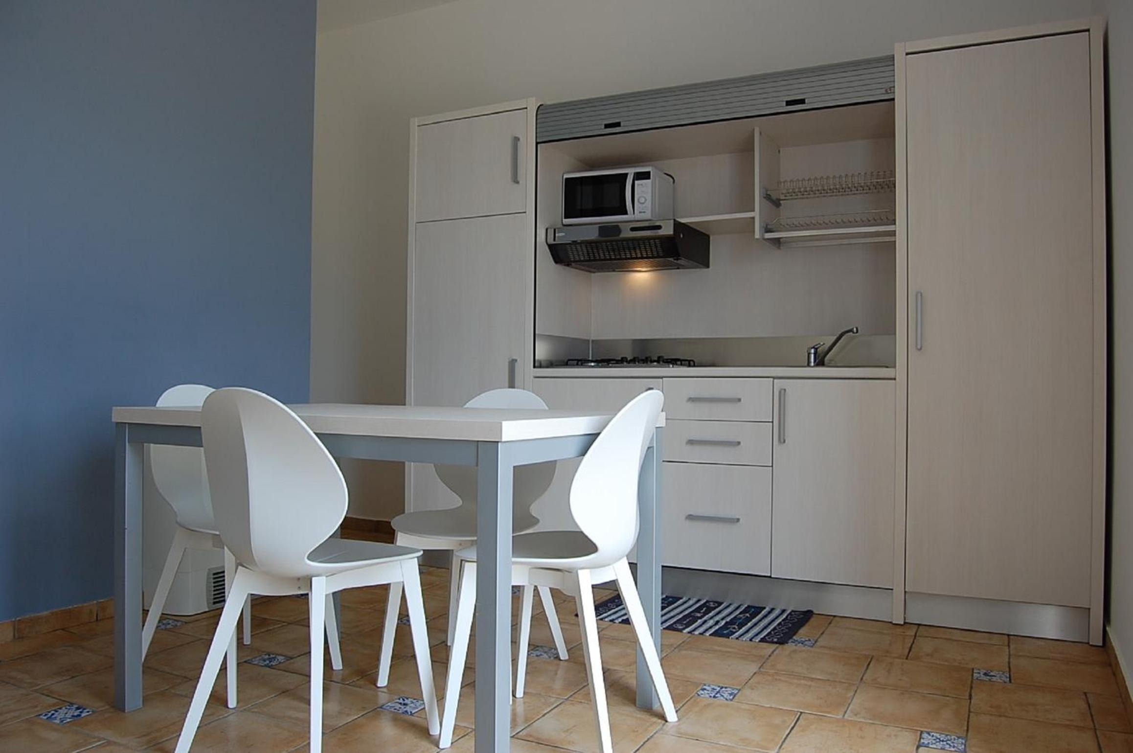 Two-Bedroom Apartment - Photo 21