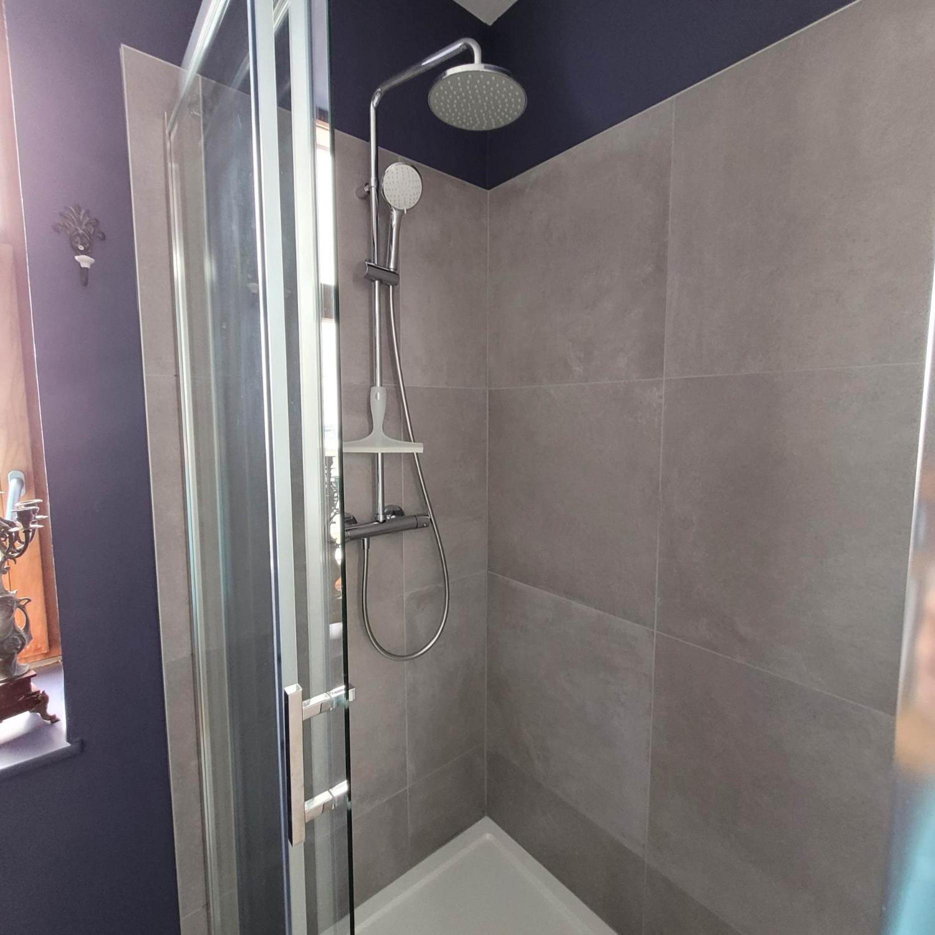 Twin Room with Private Bathroom photo 3