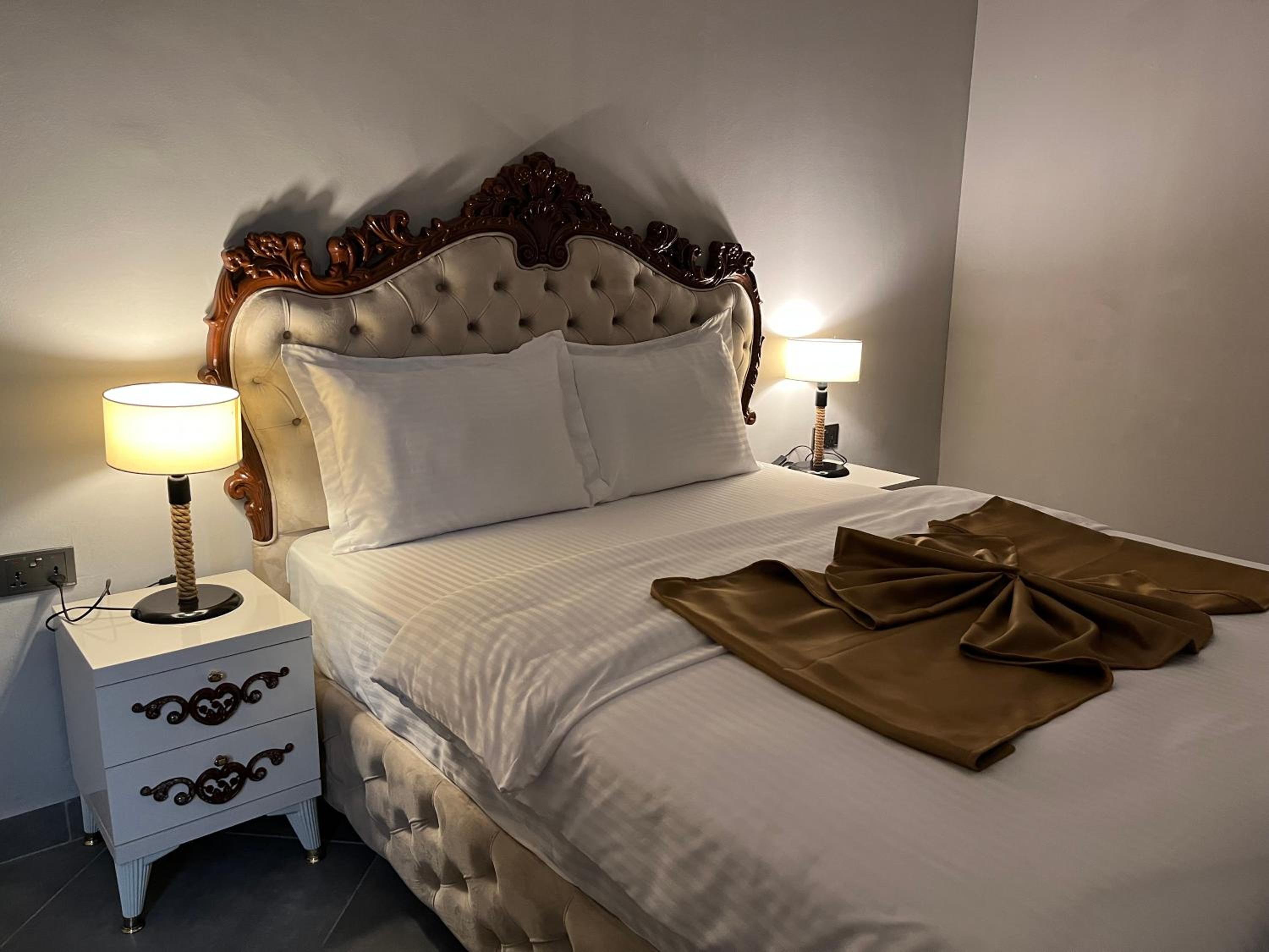 Deluxe Family Suite photo 1