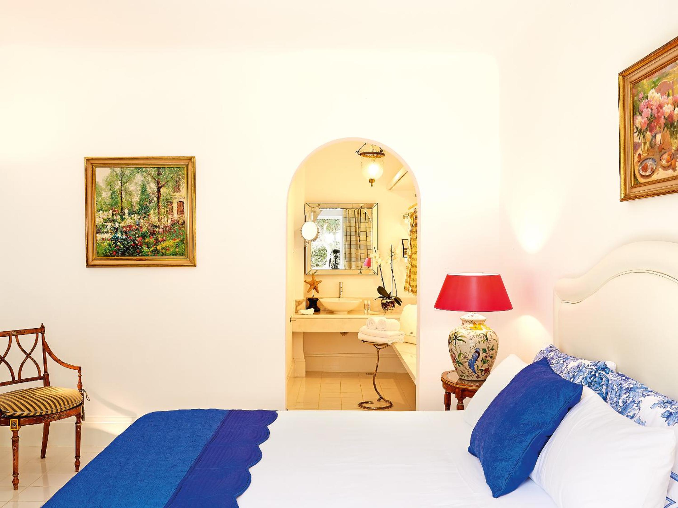 Luxury Bungalow Suite With Outdoor Hydro-Massage Bathtub