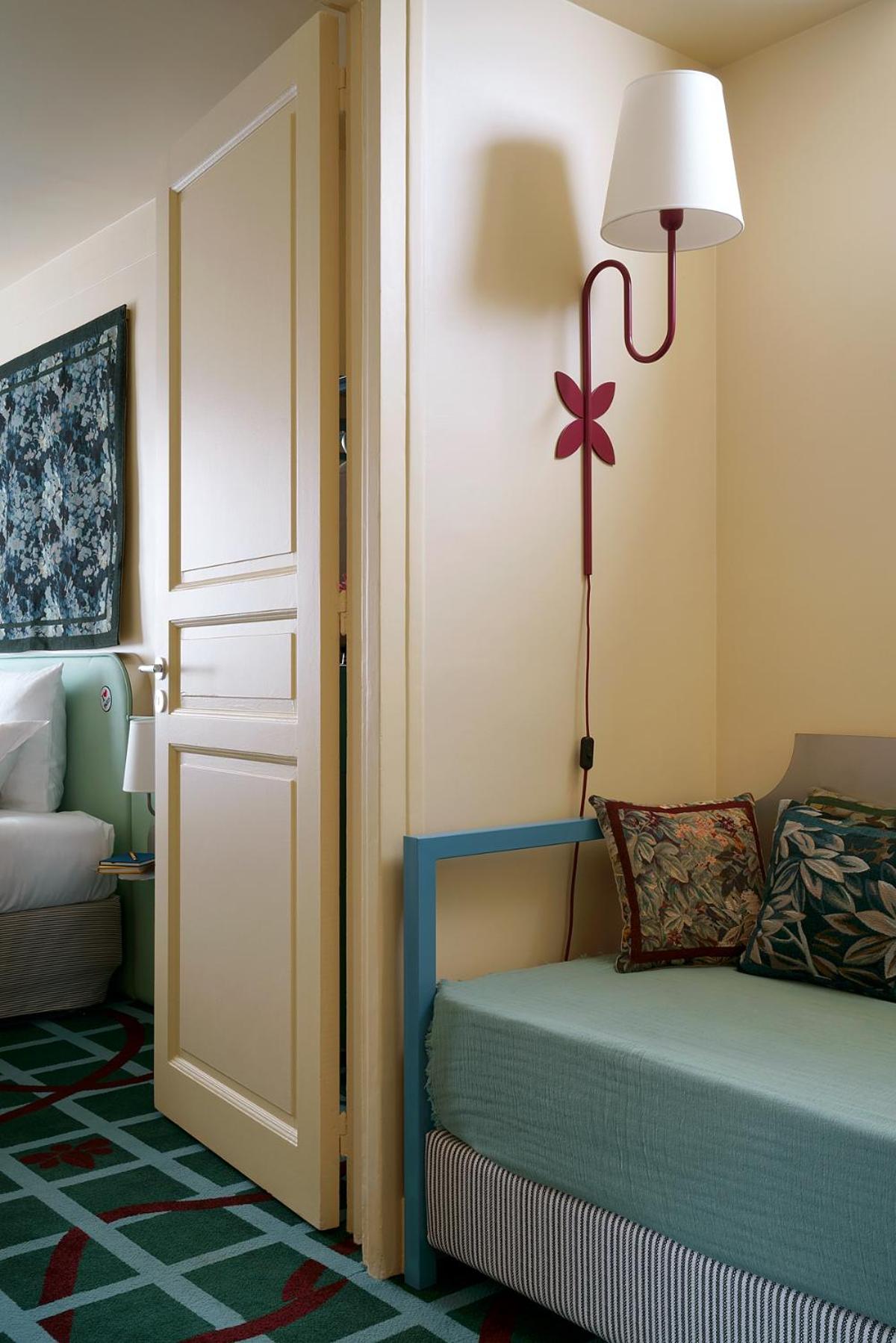 Triple Room thumbnail 5