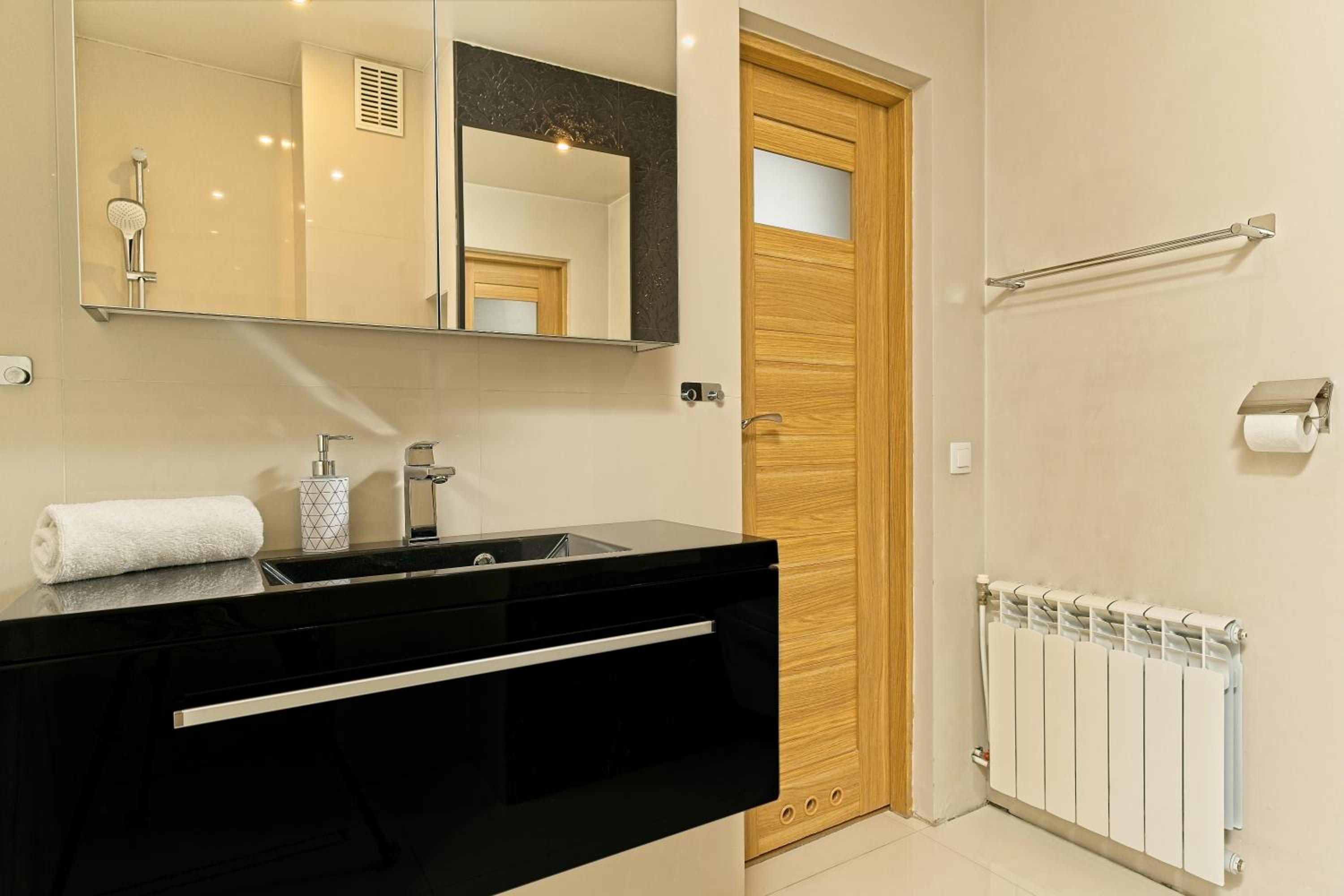 Apartment photo 2