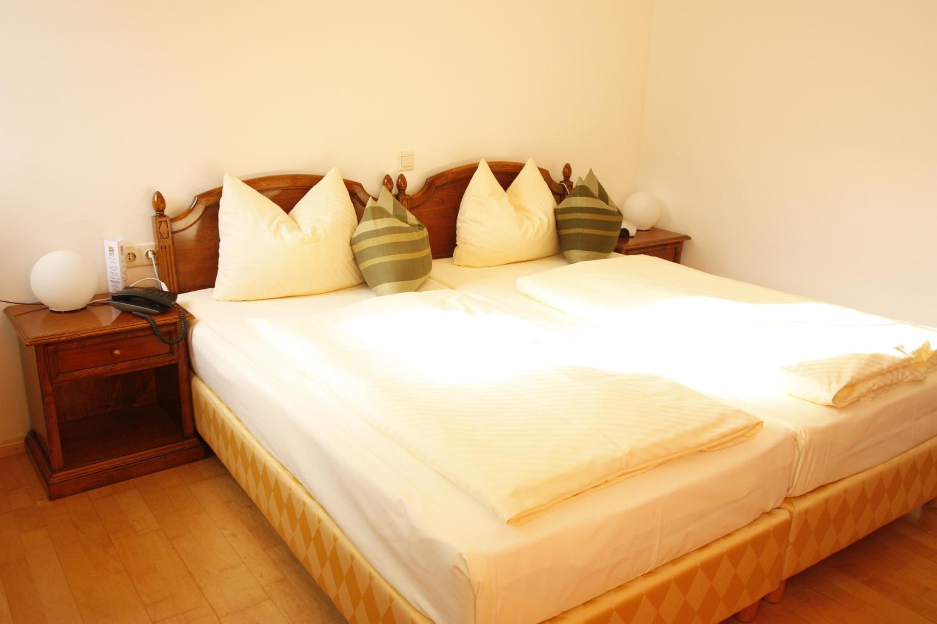 Deluxe Room - Photo 4