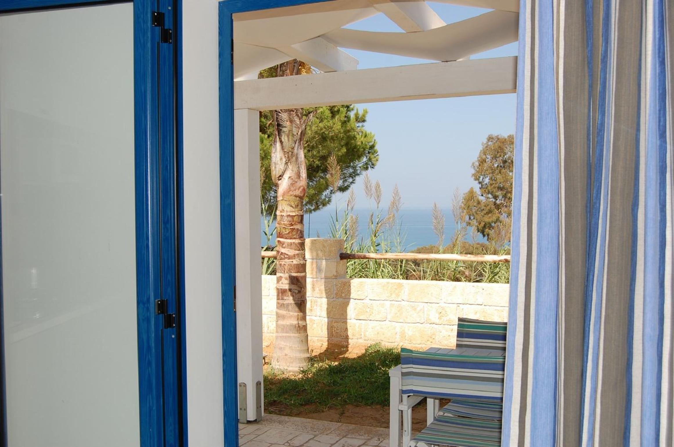 Two-Bedroom Apartment with Sea View - Photo 7