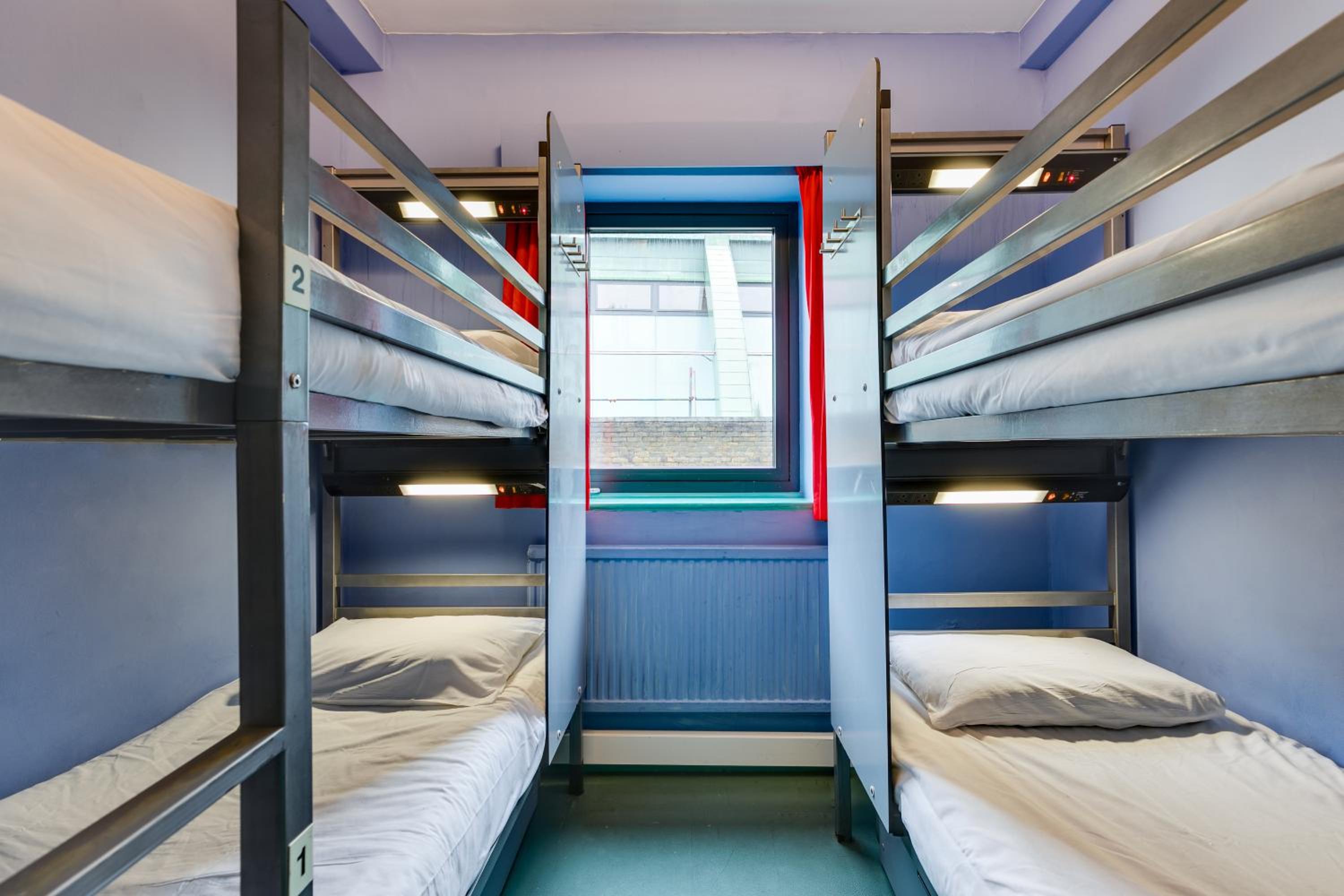 Bed in Mixed Dormitory Room for 4 People photo 2