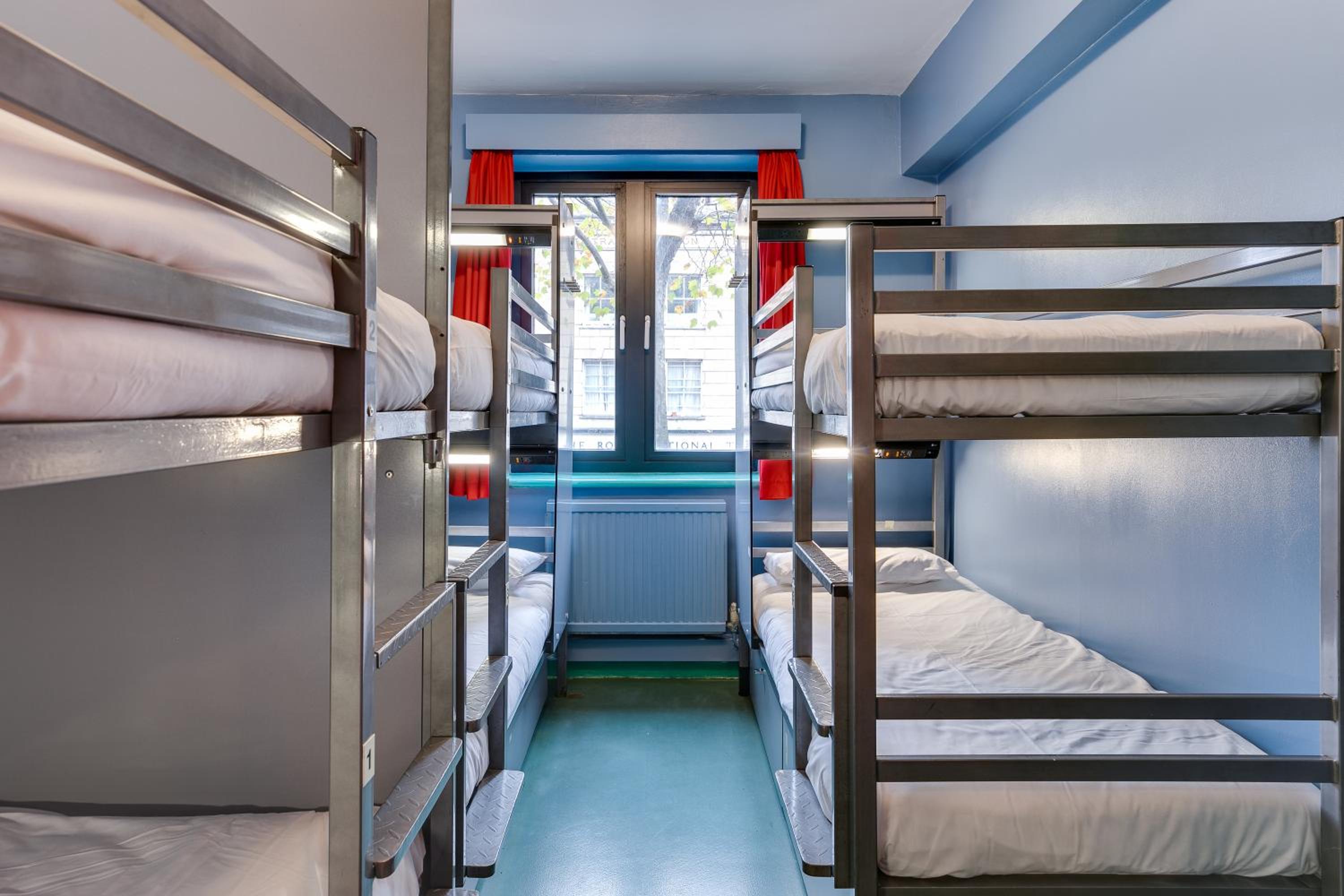 Bed in 10-8 bed Mixed Dorm - Shared facilities photo 1
