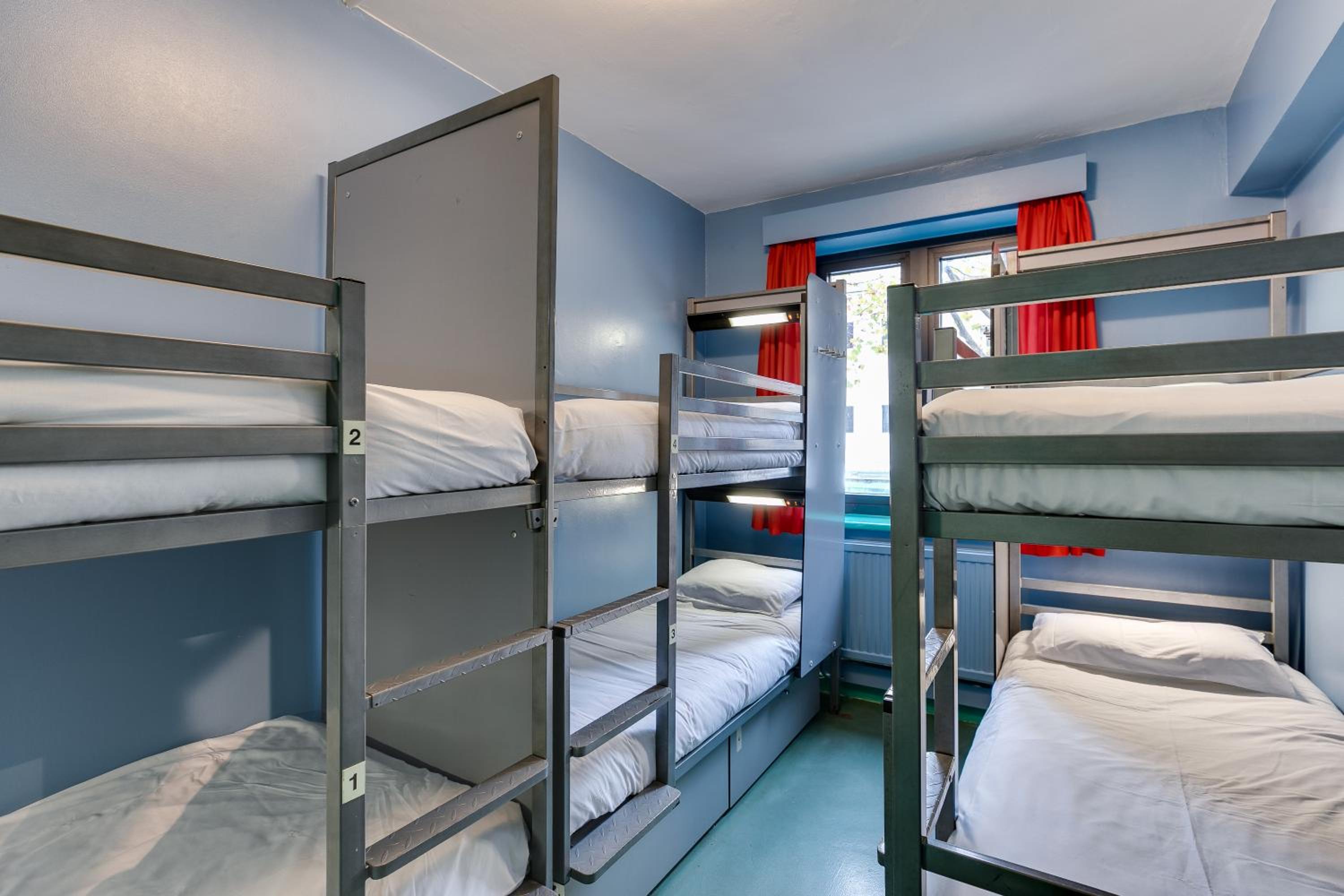 6-Bed Mixed Dormitory Room photo 1