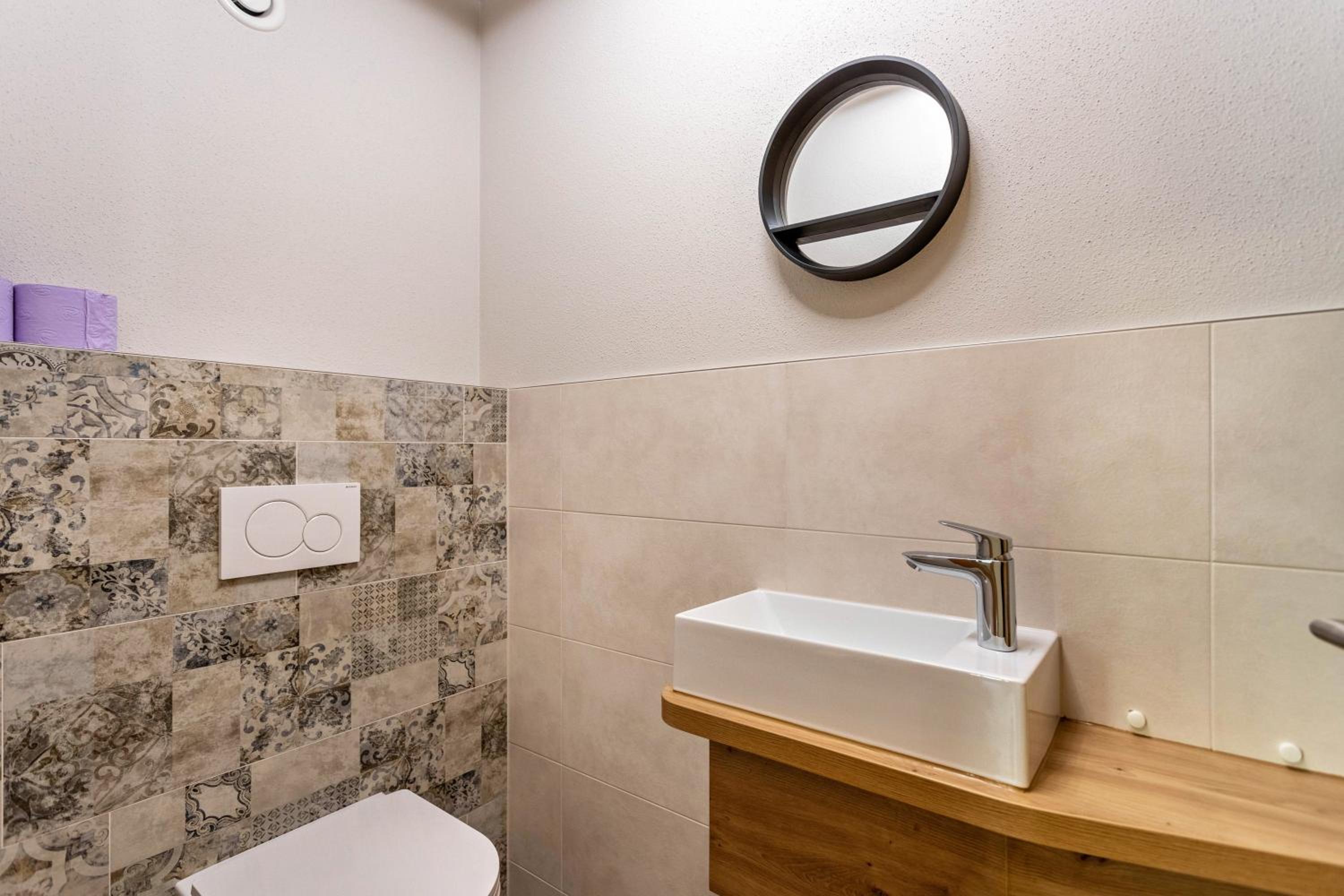 Two-Bedroom Deluxe Apartment with Balcony photo 3