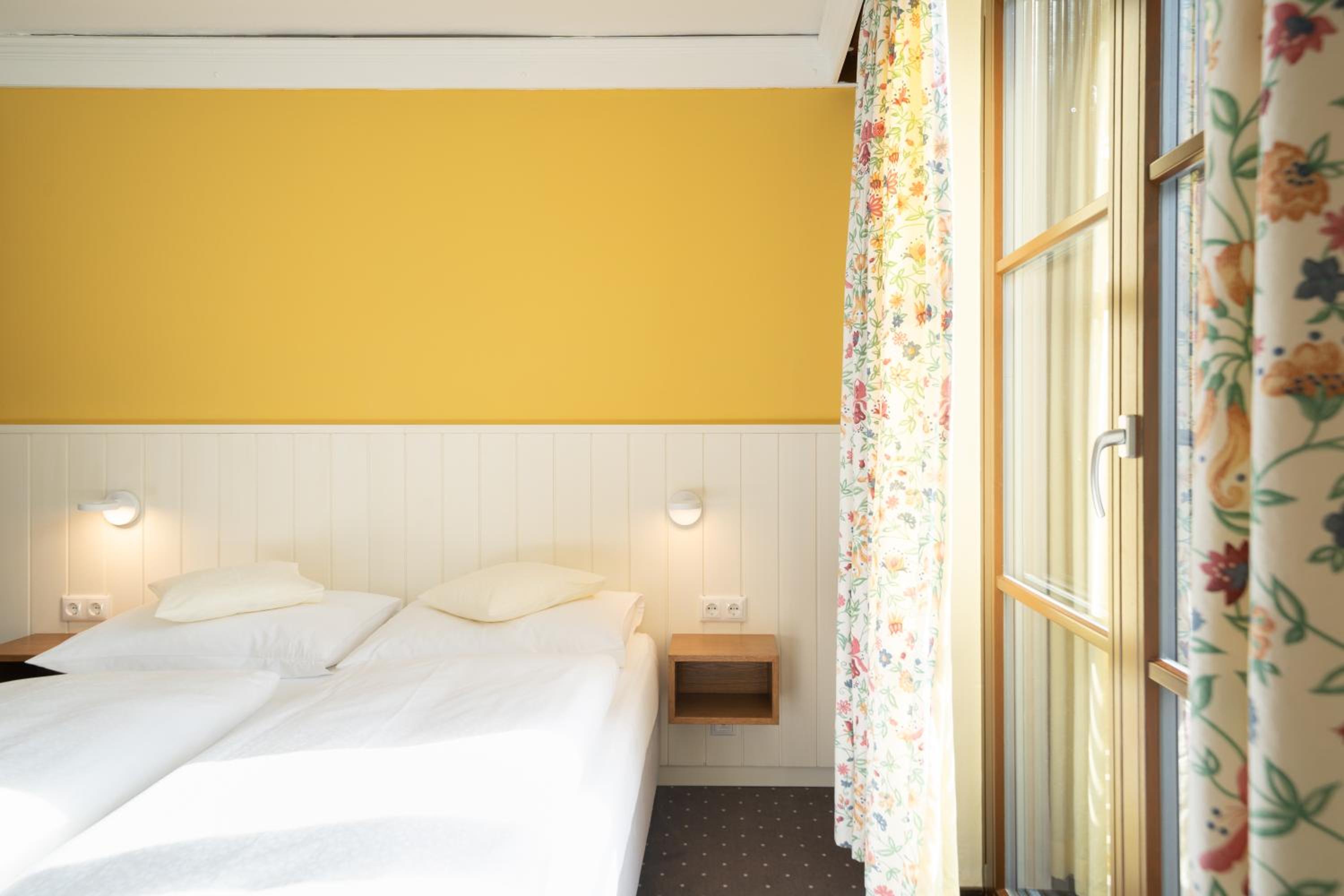 Small Double Room - Photo 6