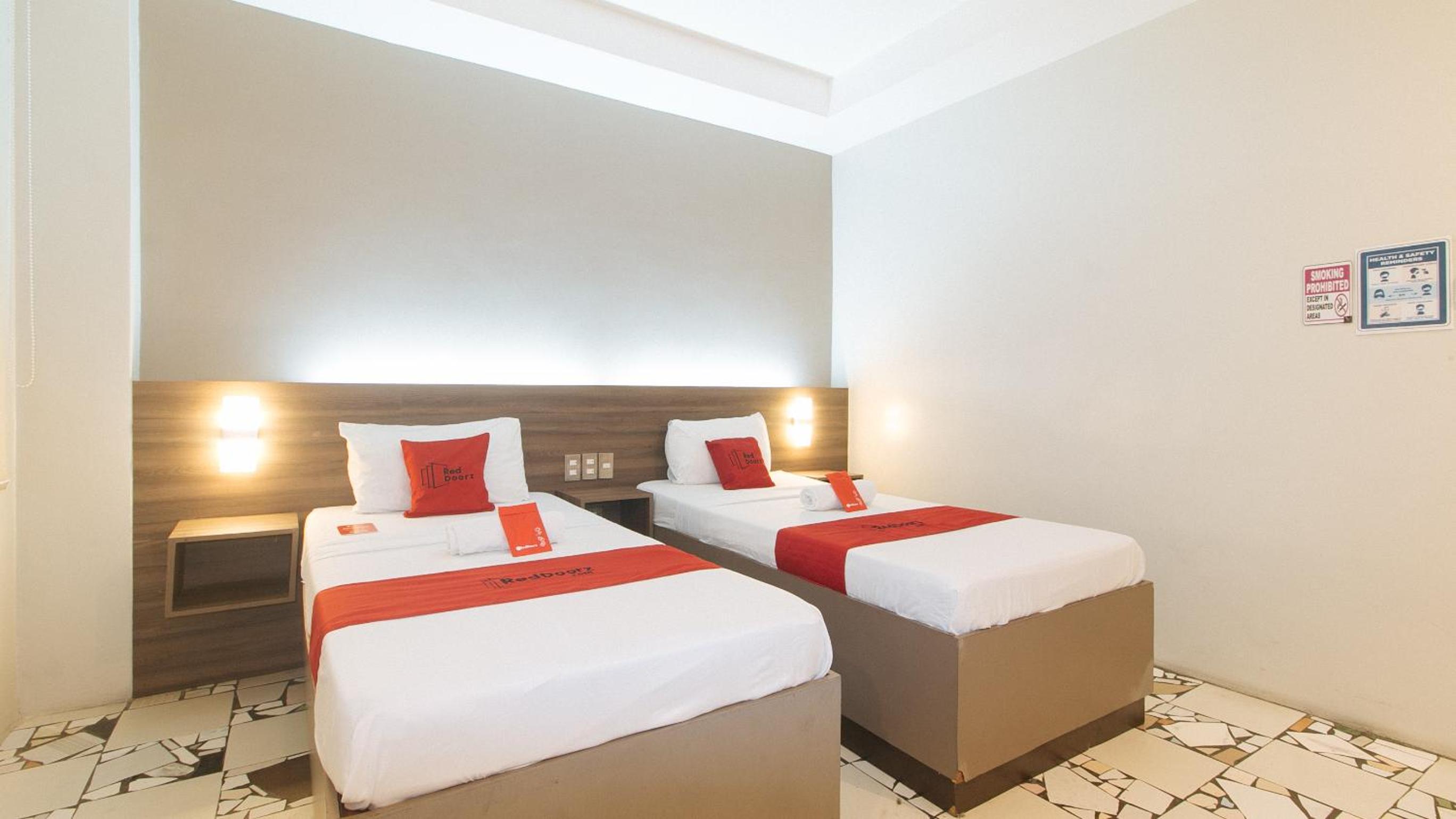 Twin Room - Photo 6