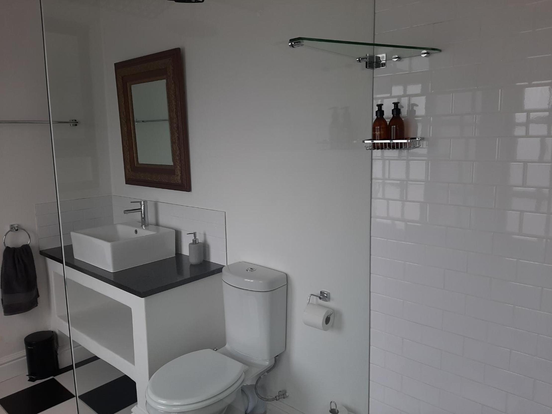 One-Bedroom Apartment - Photo 15