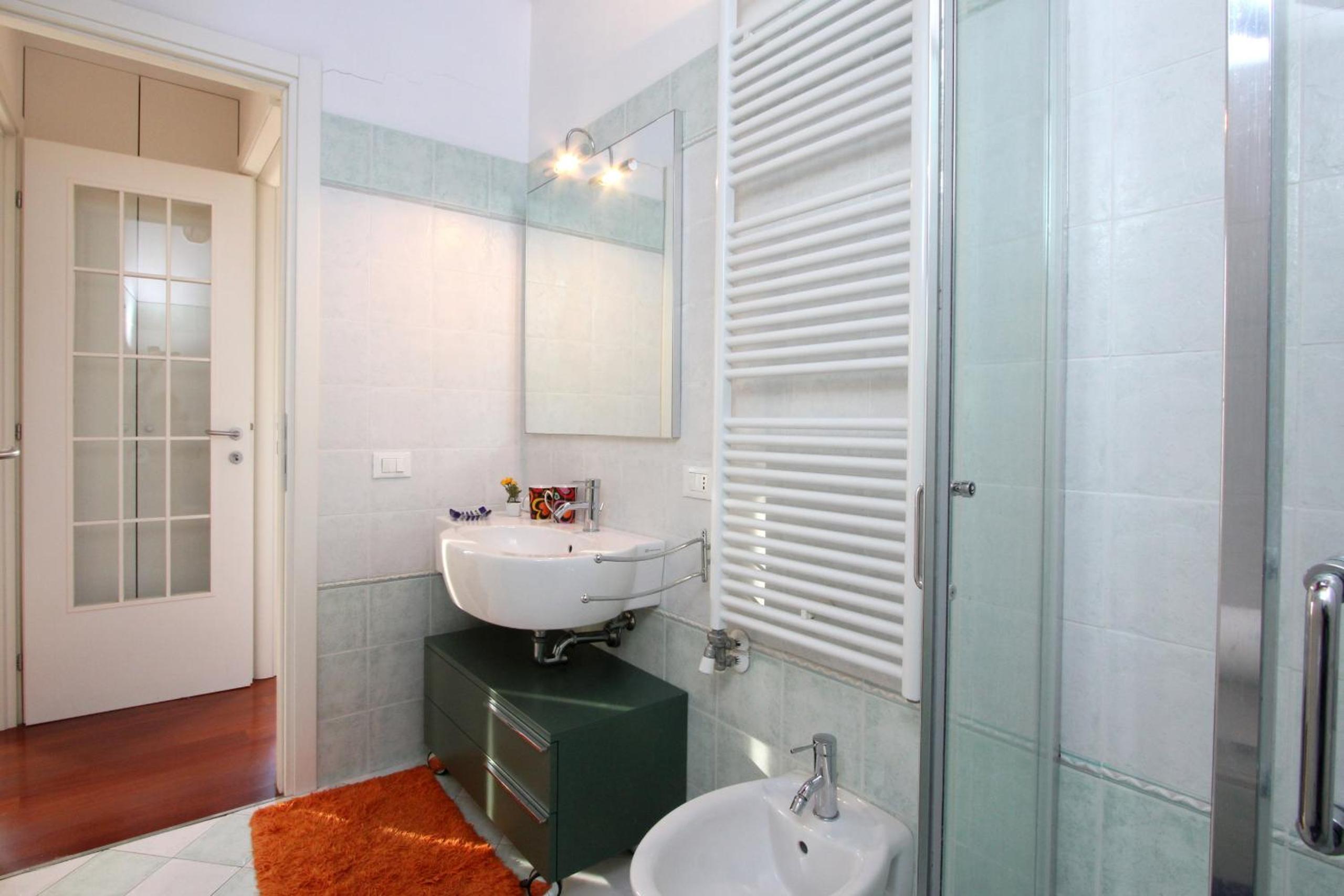 Crystal - One-Bedroom Apartment photo 3