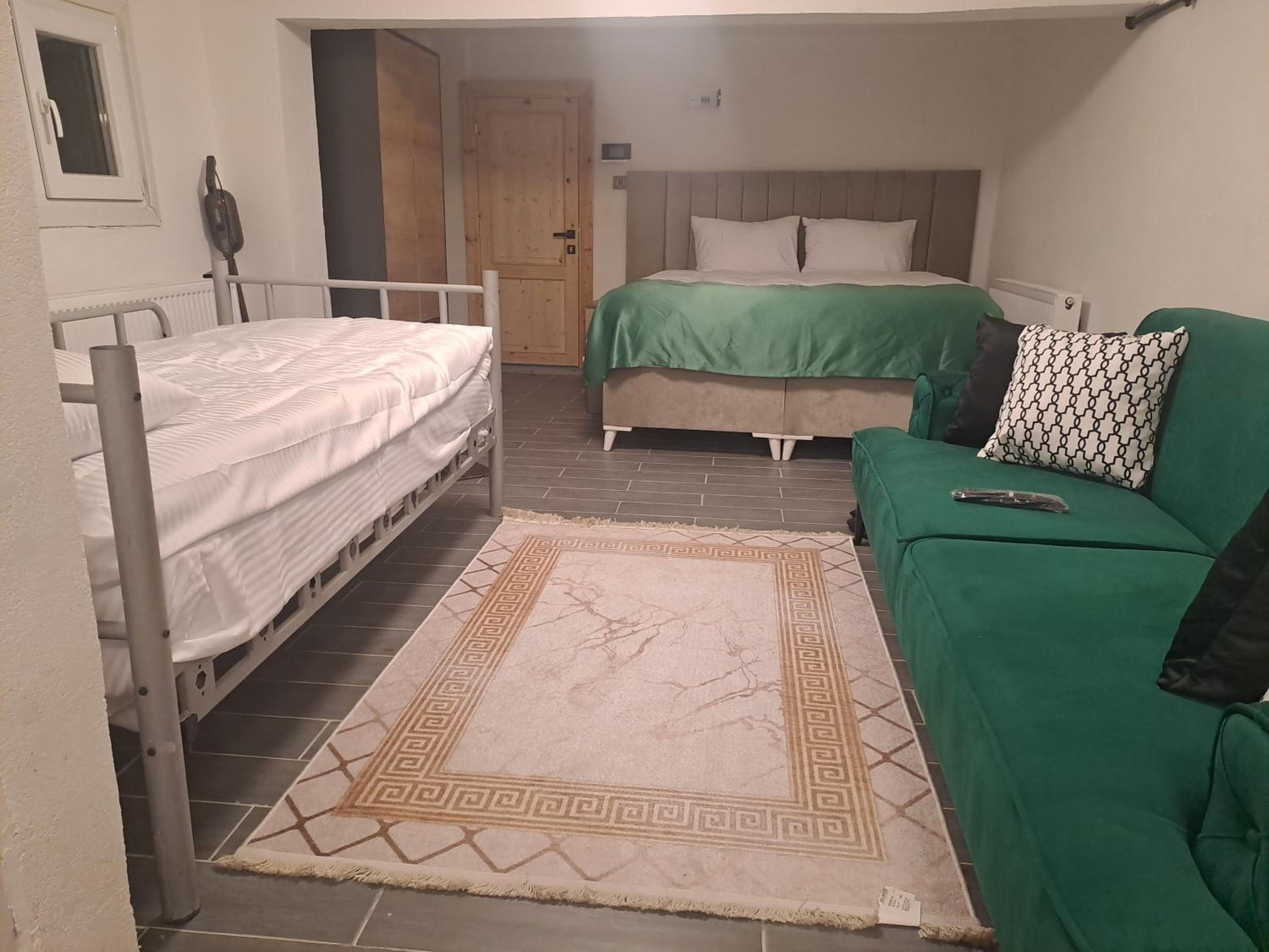 Budget Double Room photo 2