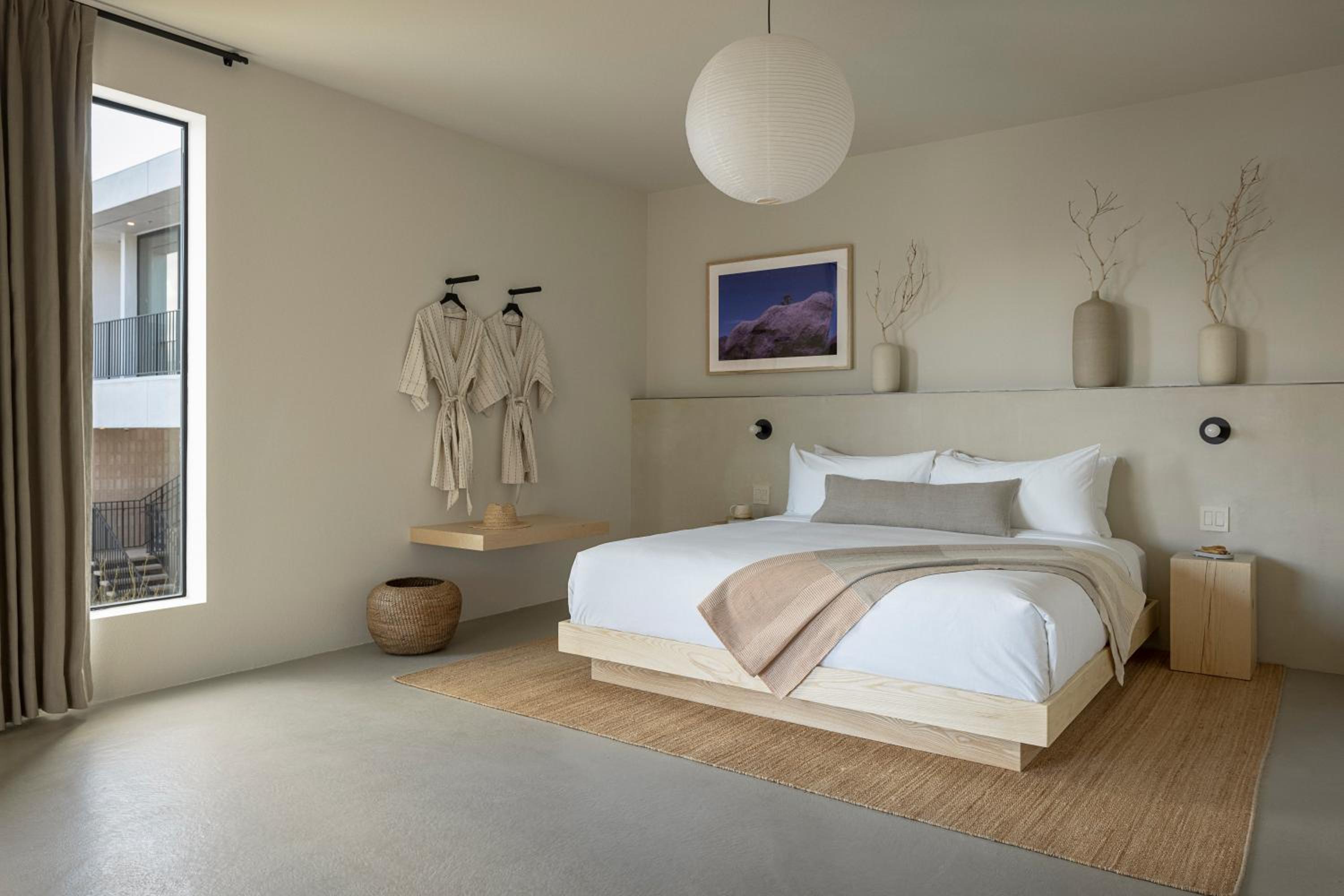 One-Bedroom Suite - Photo 7