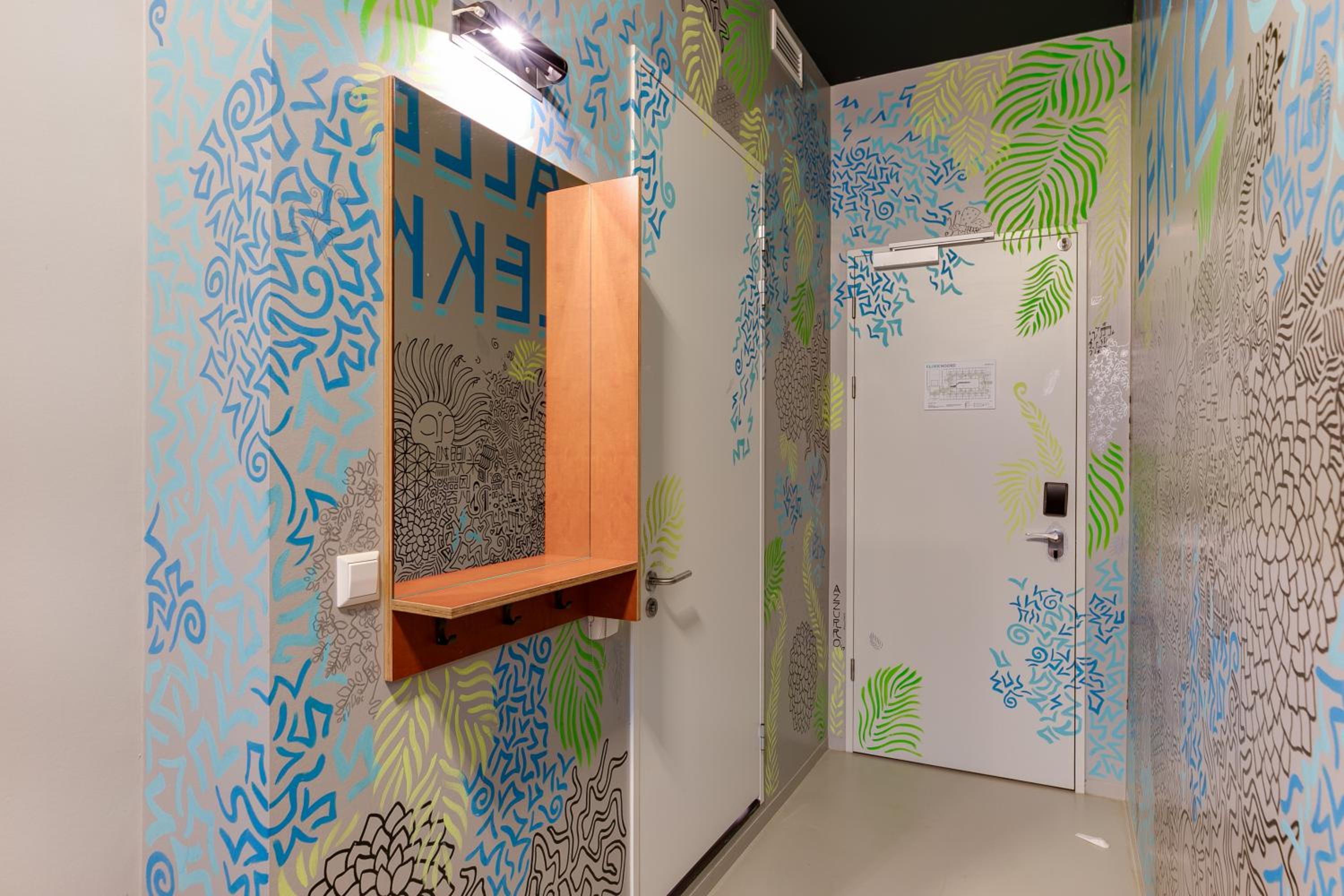 Private twin room with attached bathroom photo 3